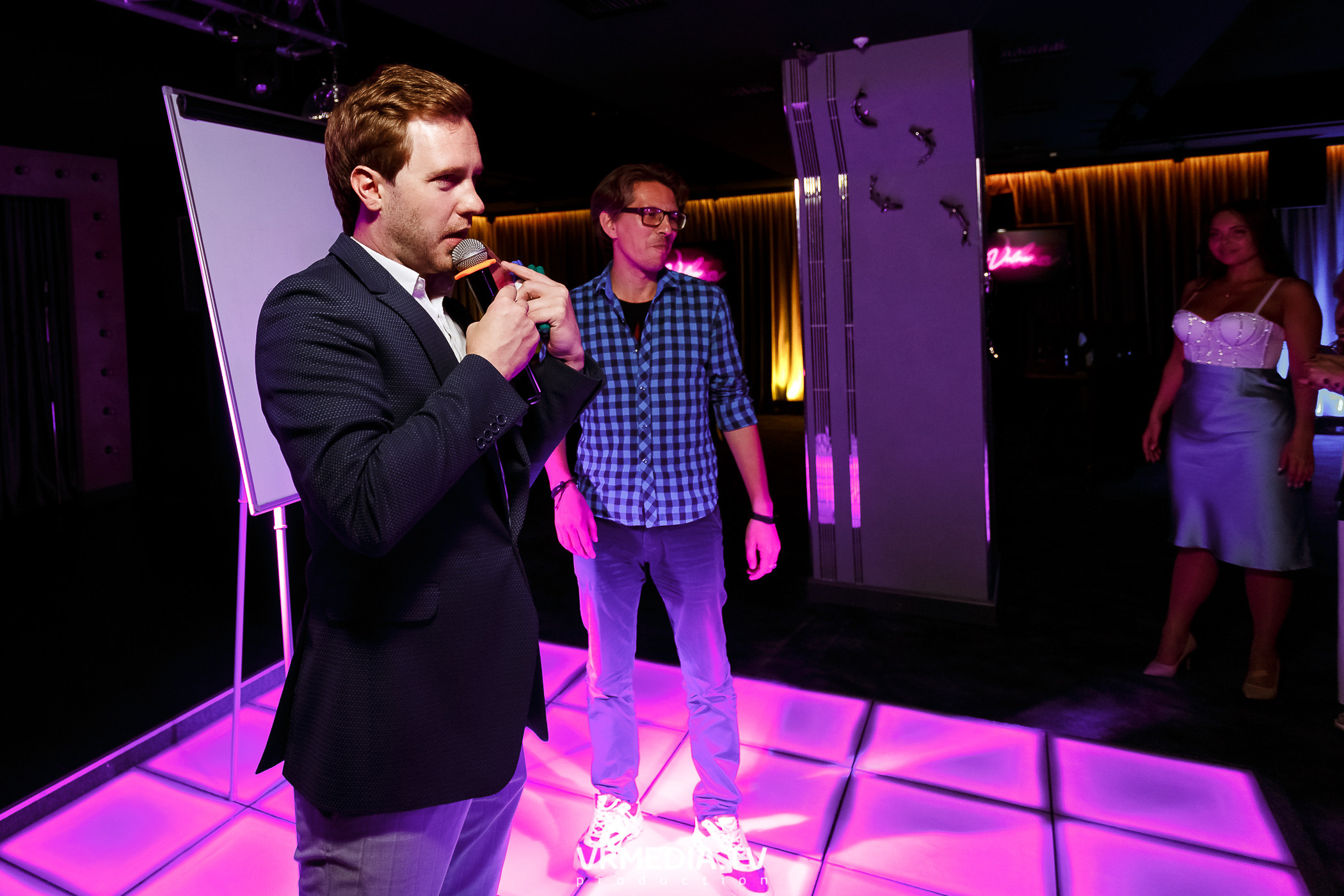 Золотая пятница в караоке-баре «Volna»