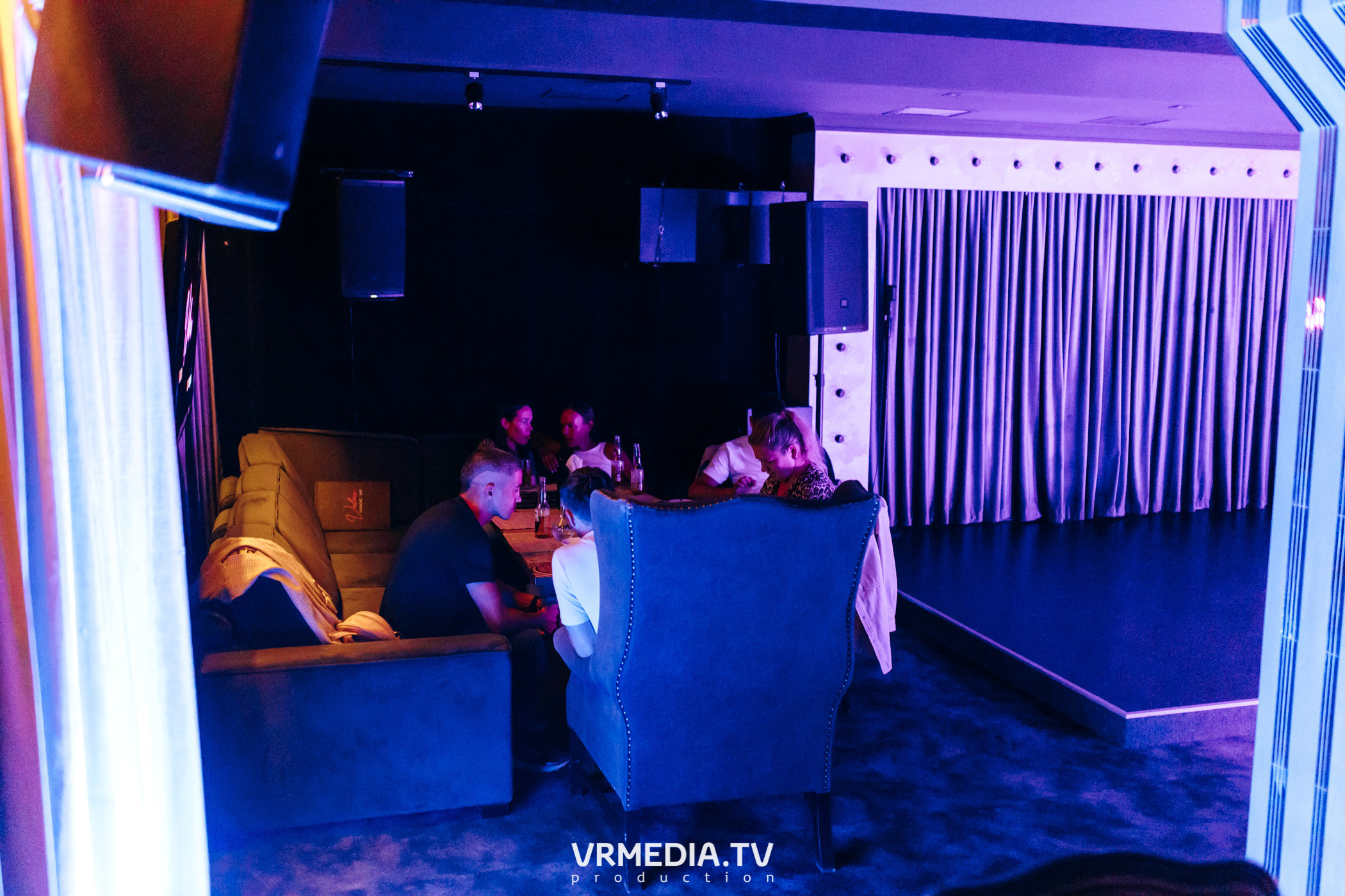 Love is… в караоке-баре «Volna»