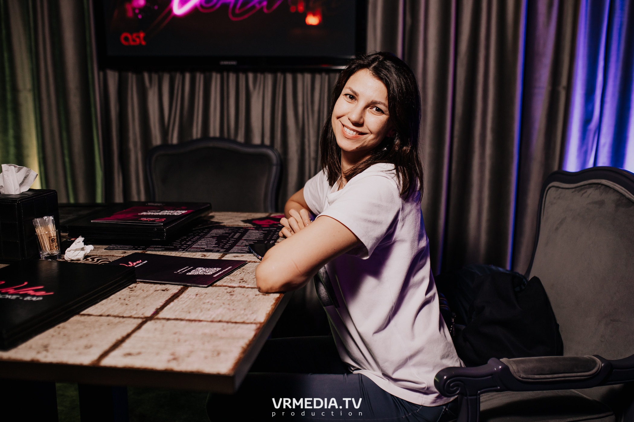 Пятничная вечеринка в караоке-баре «Volna»