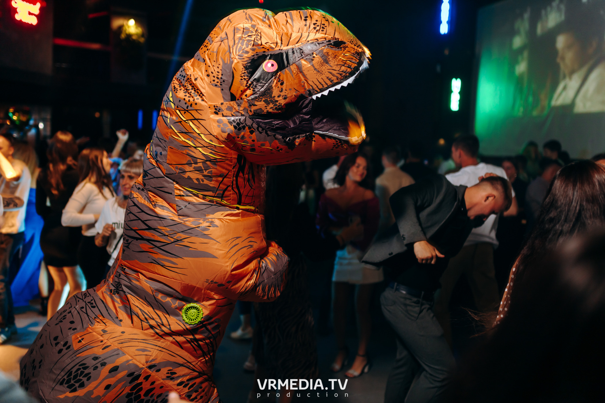 Выходные в баре «DOSKI»