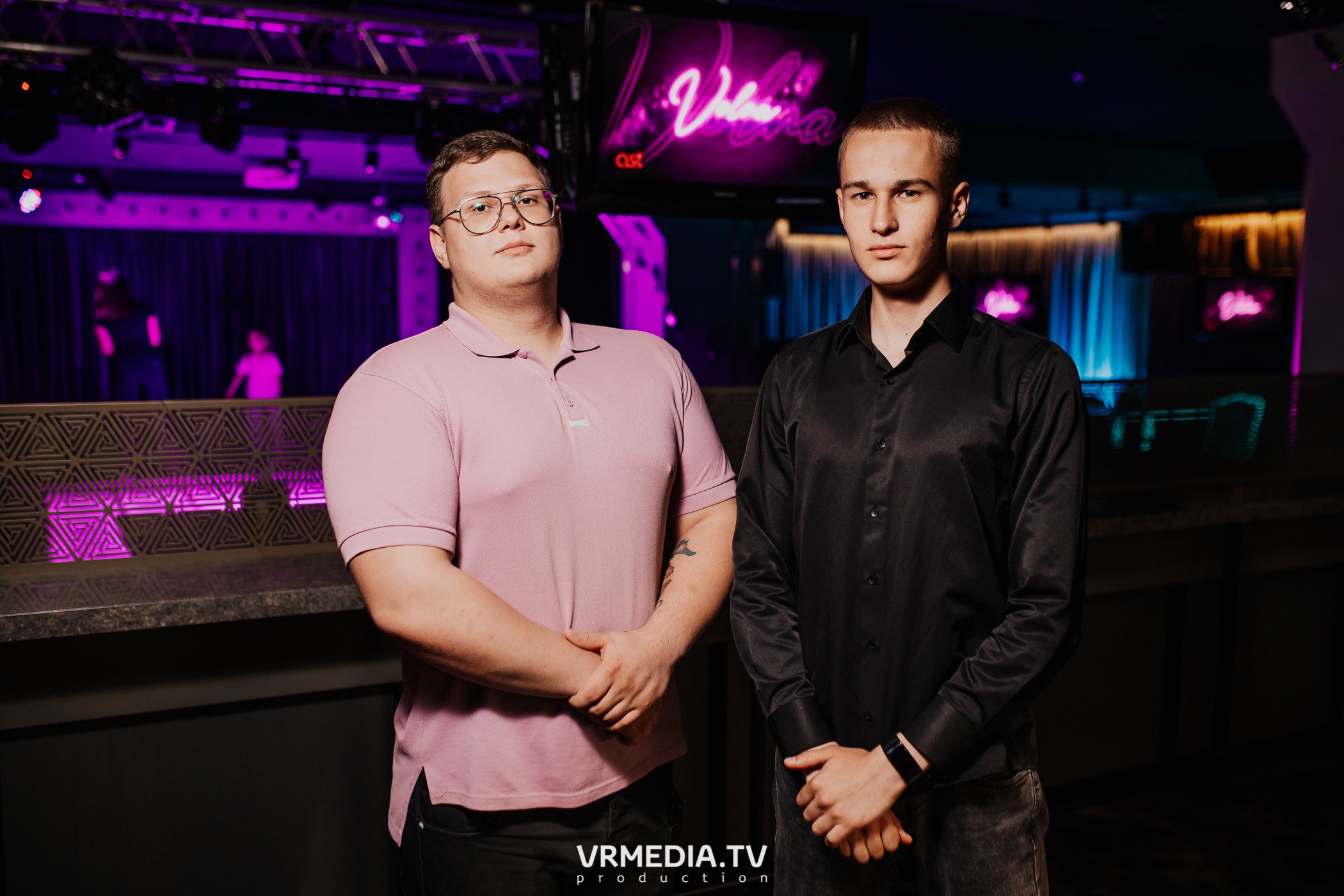 Пятничная вечеринка в караоке-баре «Volna»