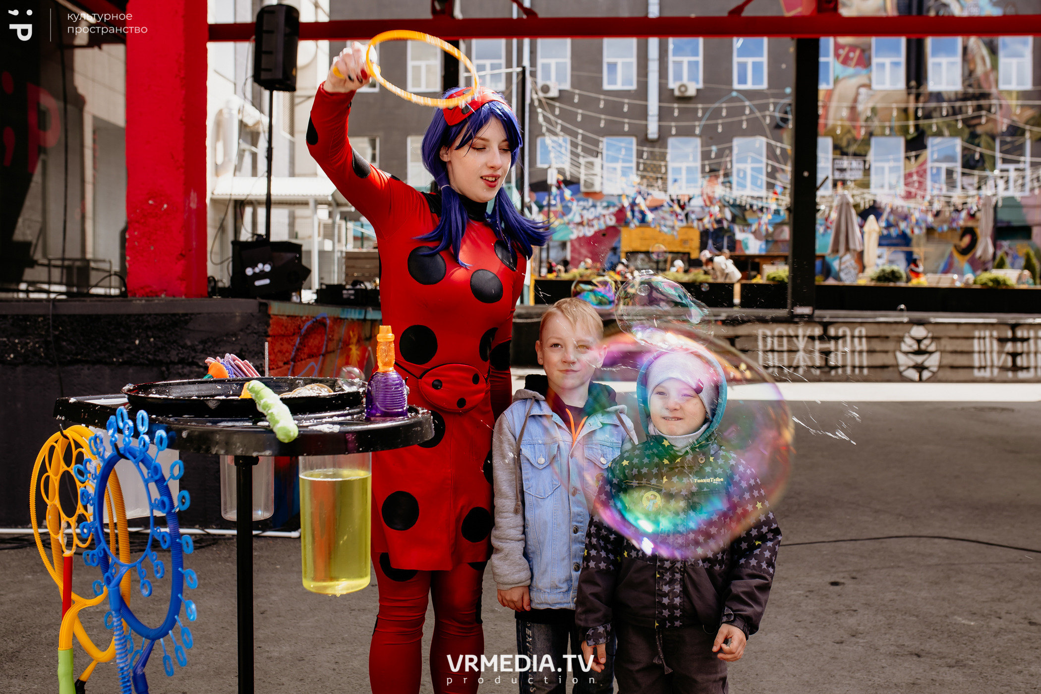 ВСТРЕЧАЙ ЛЕТО С DETISKAZKA42 в культурном пространстве «Редакция»