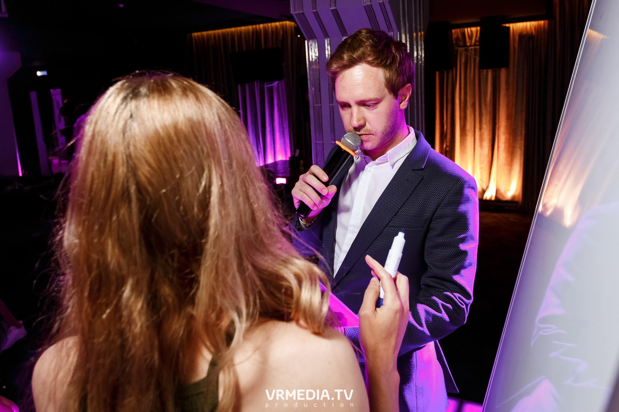 Золотая пятница в караоке-баре «Volna»