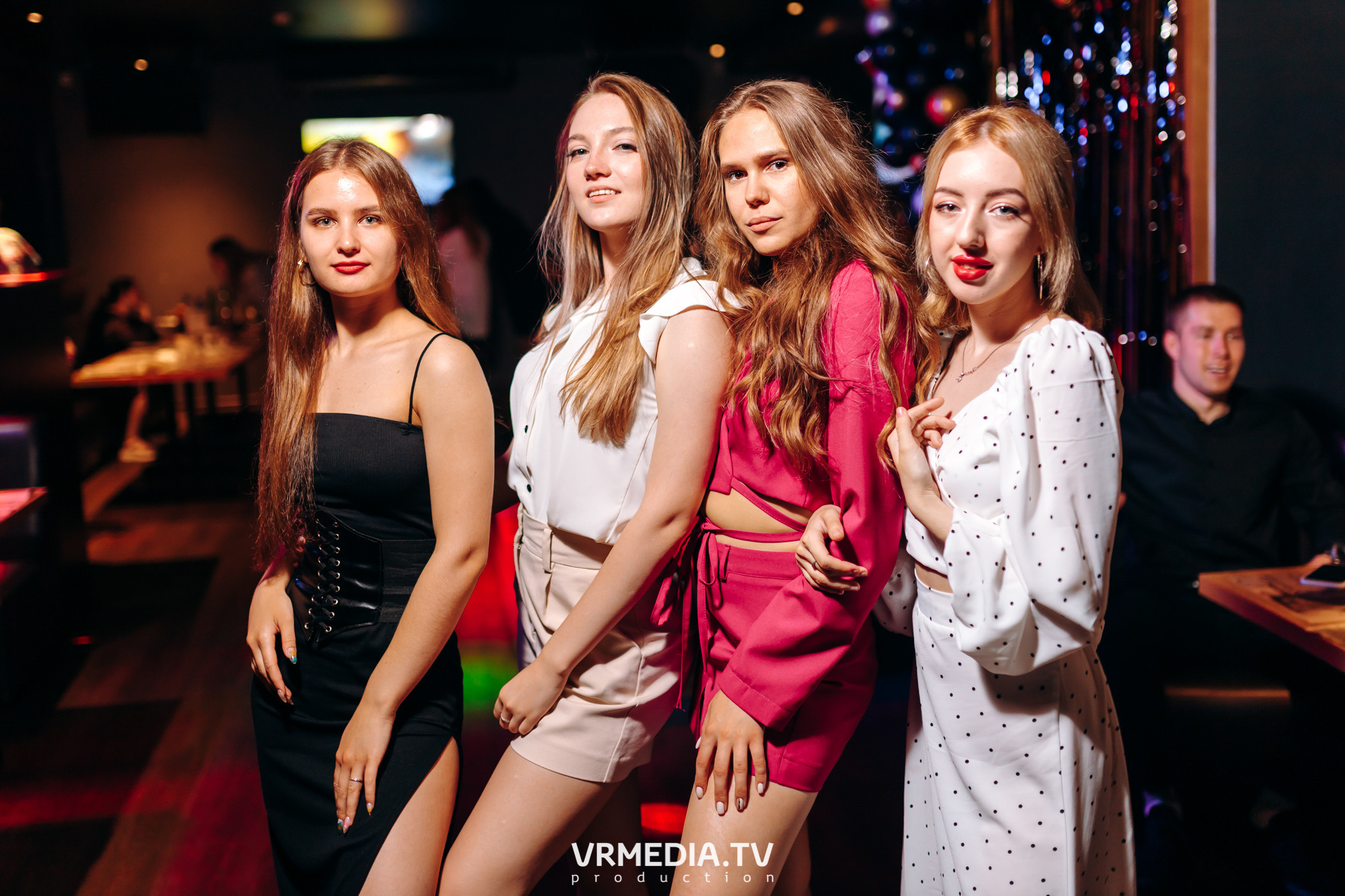 Выходные в баре «DOSKI»