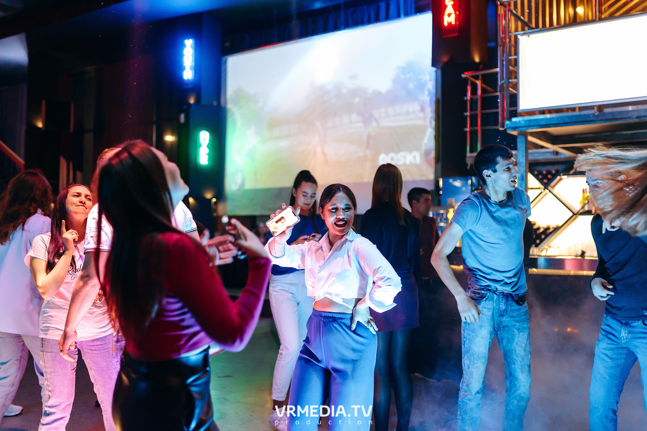 Выходные в баре «DOSKI»