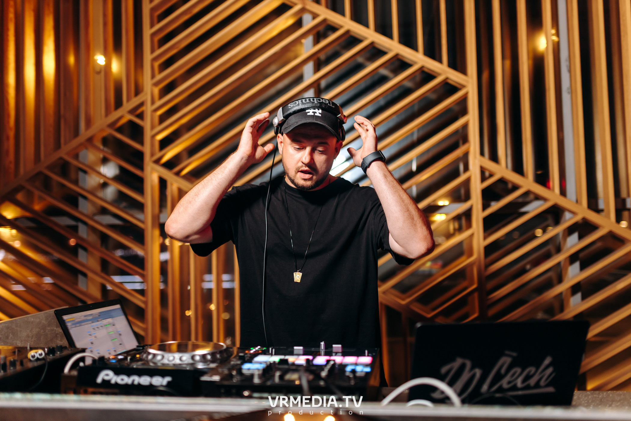 Новогодние корпоративы в баре «DOSKI»