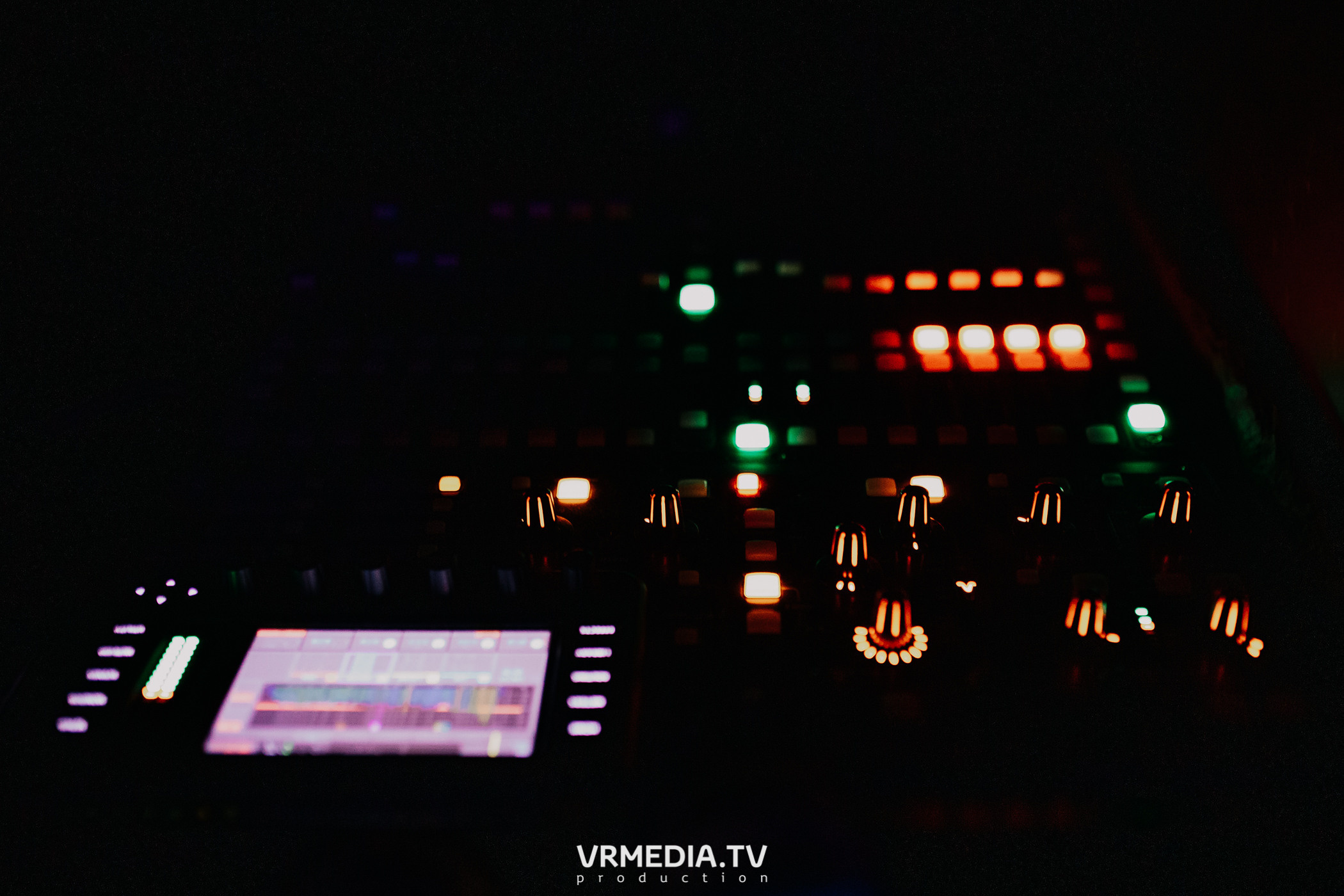 Пятничная вечеринка в караоке-баре «Volna»