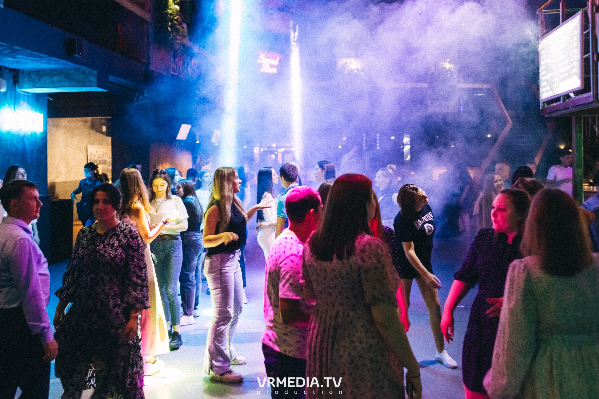 Bunny Hard в баре «DOSKI»