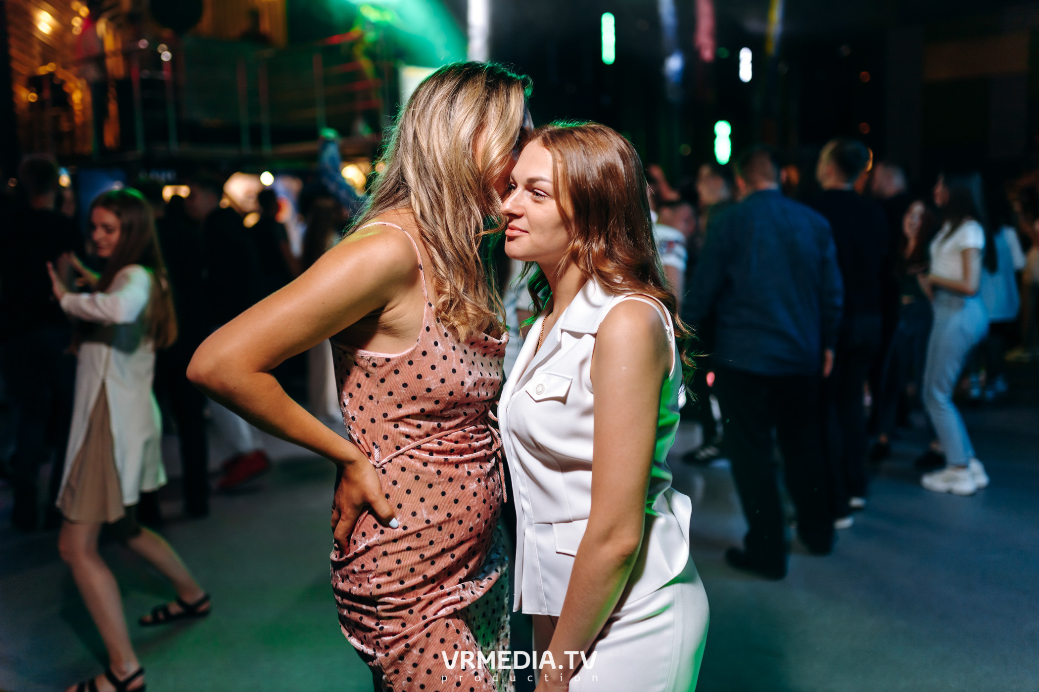 Выходные в баре «DOSKI»