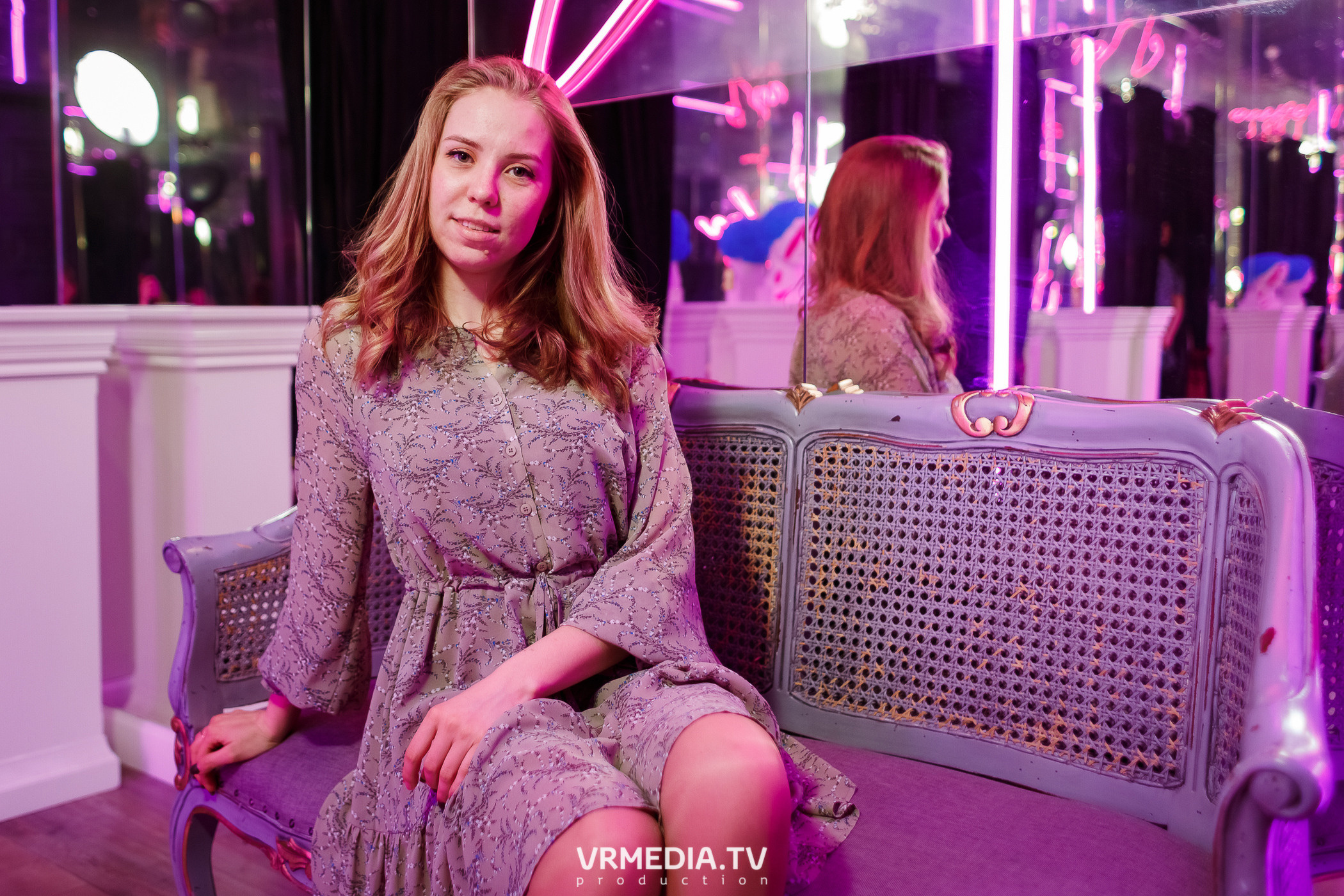 Колесо фортуны в караоке-баре «Volna»