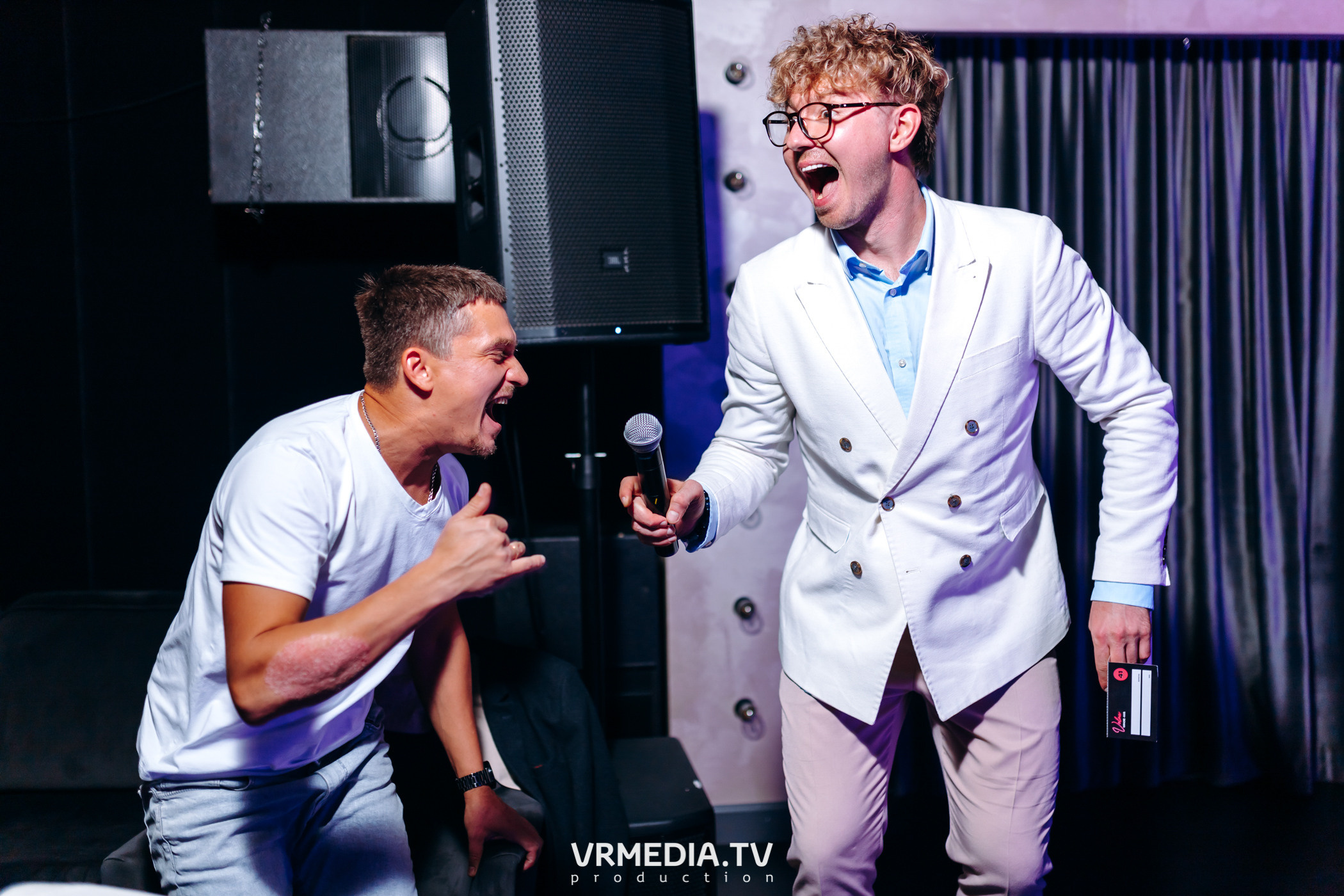 Love is… в караоке-баре «Volna»