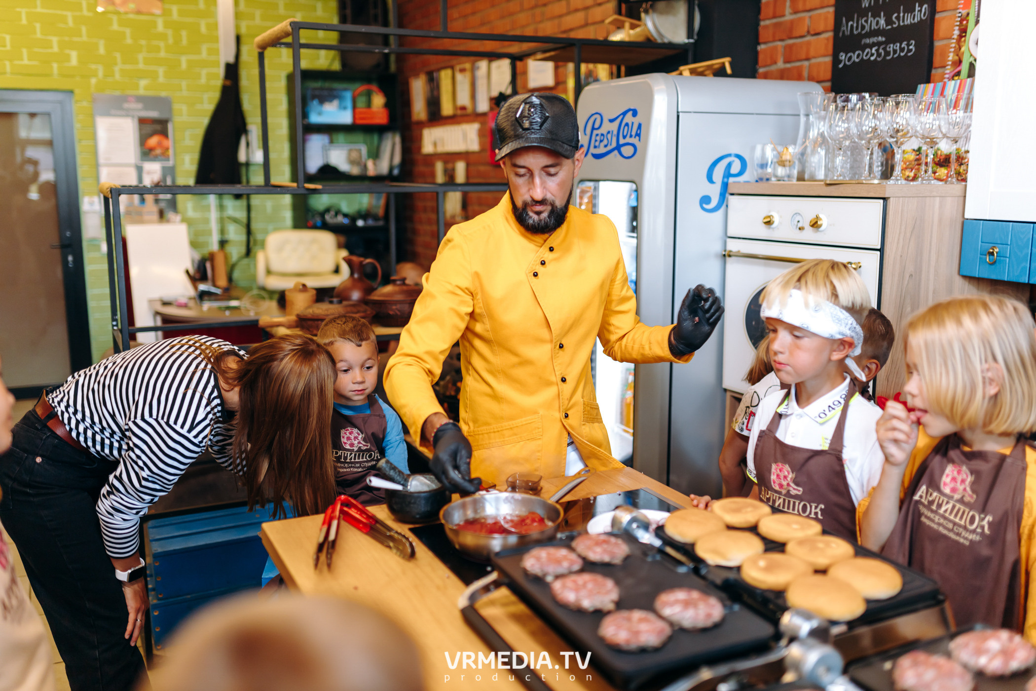 День рождения Артура Калайджяна в кулинарной студии «Артишок»