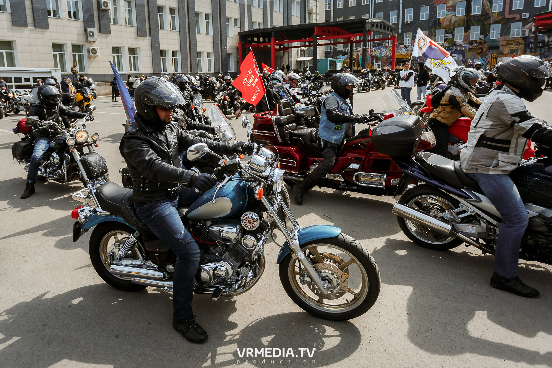 Открытие кемеровского мотосезона в культурном пространстве «Редакция»