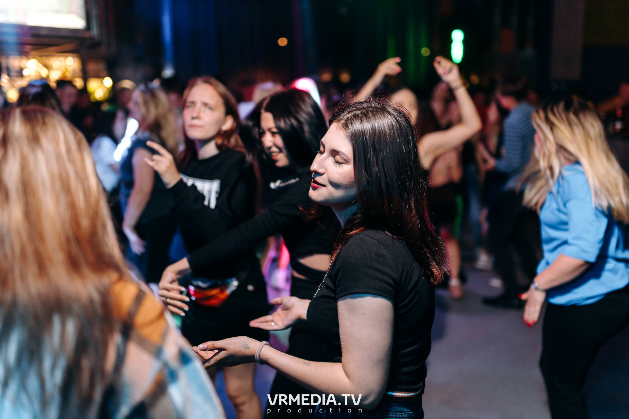 Выходные в баре «DOSKI»