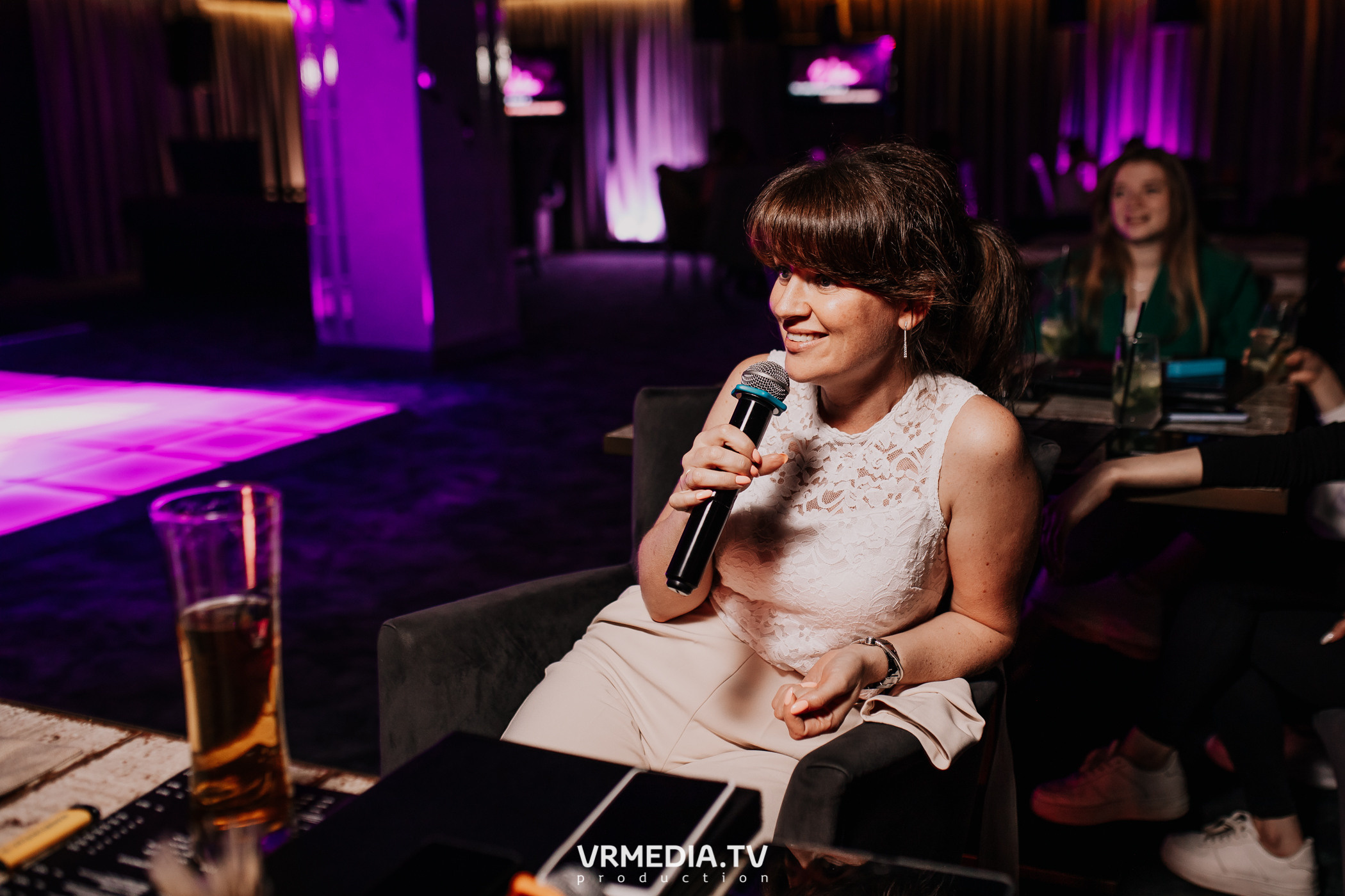 Пятничная вечеринка в караоке-баре «Volna»