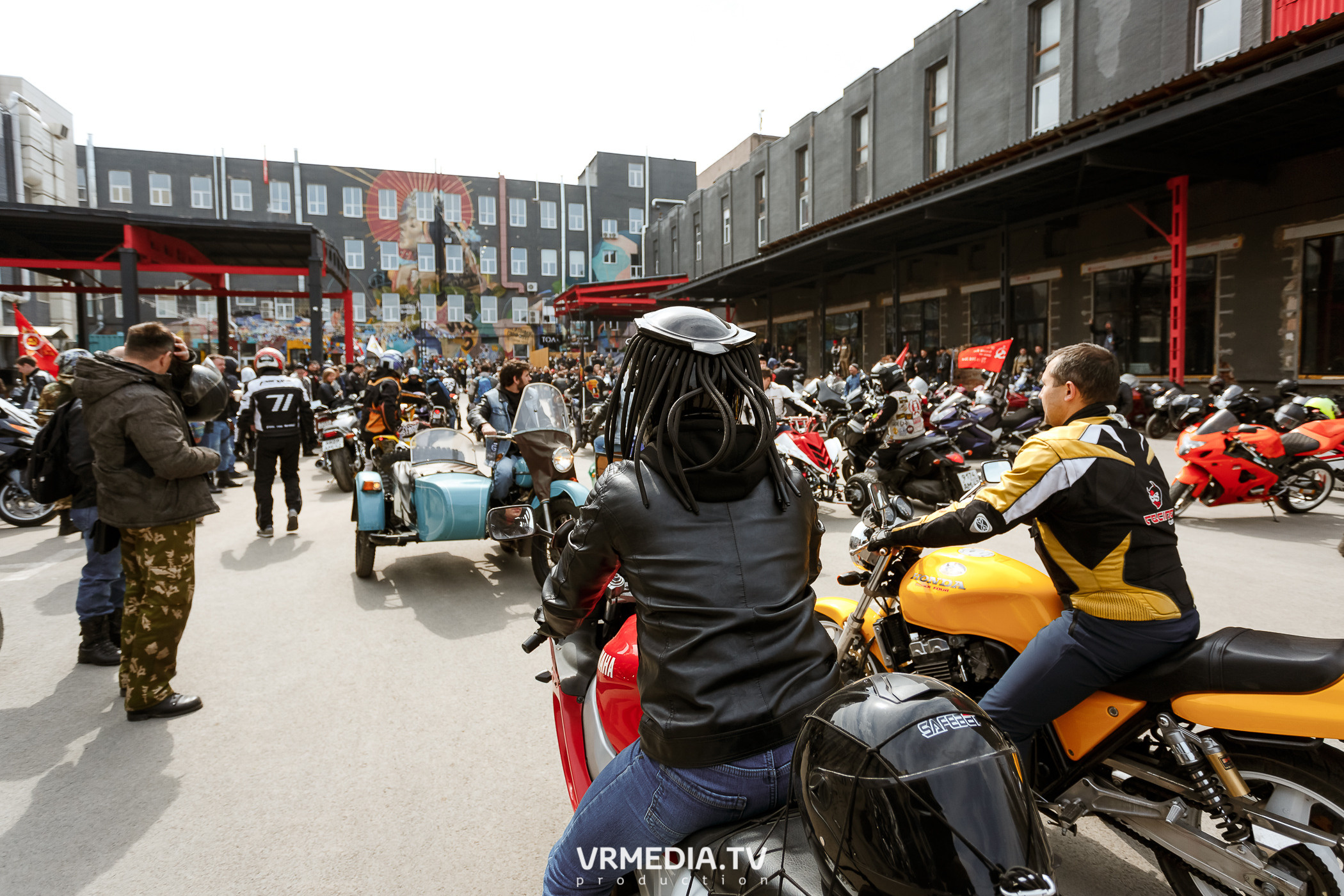 Открытие кемеровского мотосезона в культурном пространстве «Редакция»