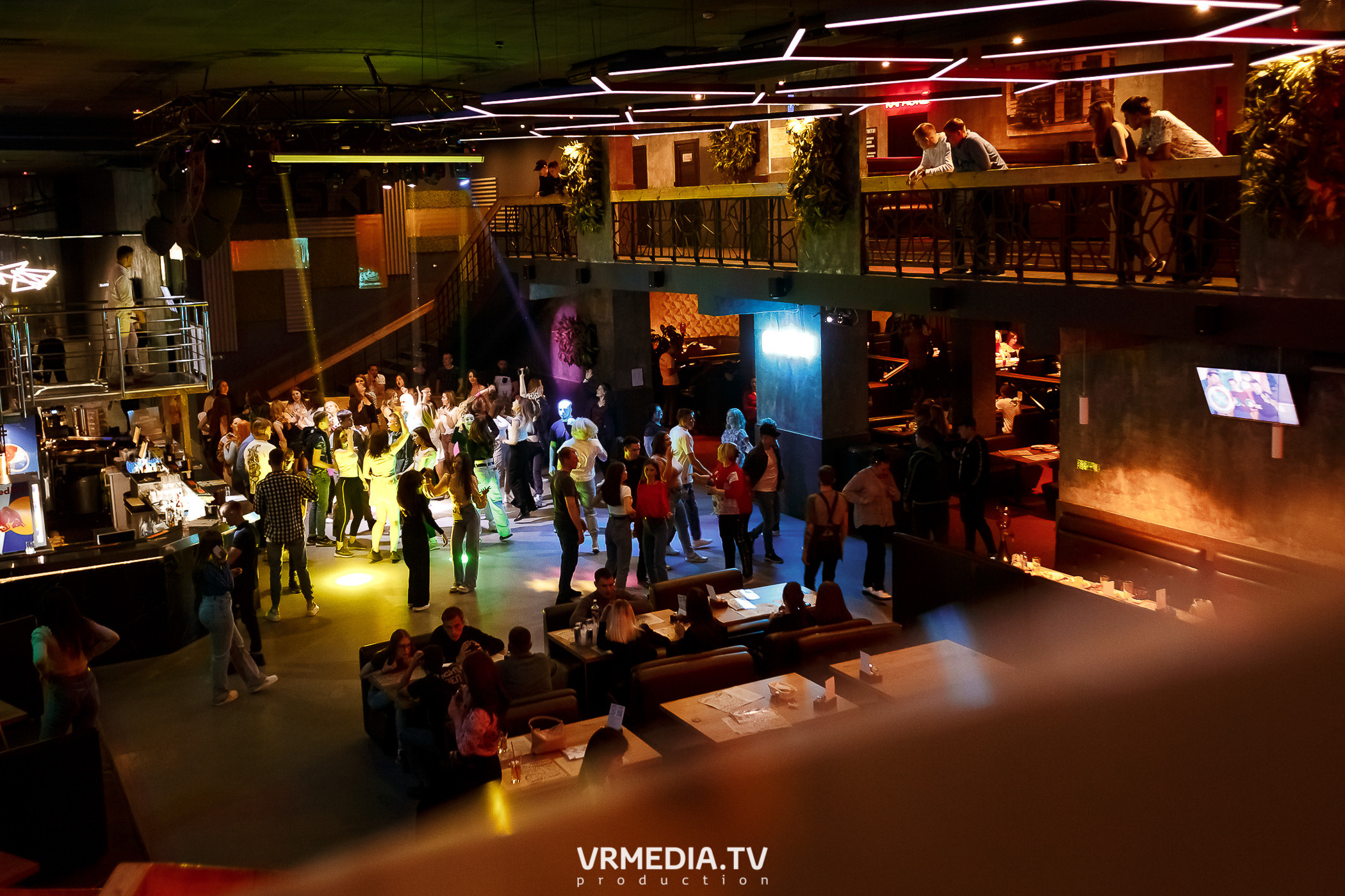 Выходные в баре «DOSKI»