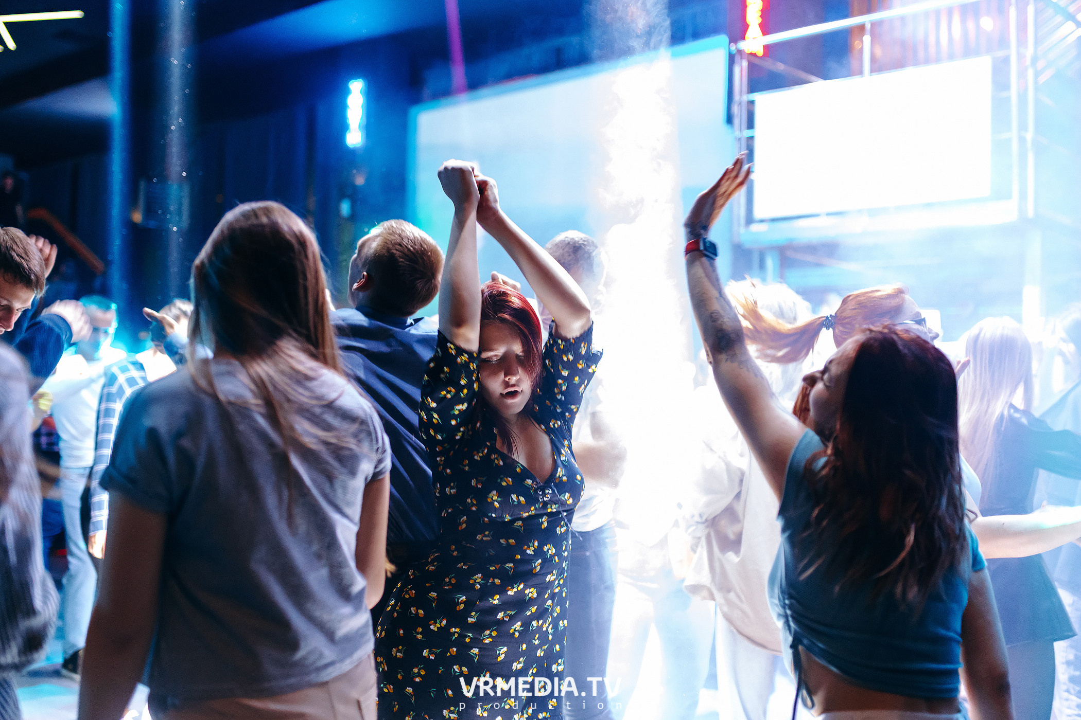 Выходные в баре «DOSKI»