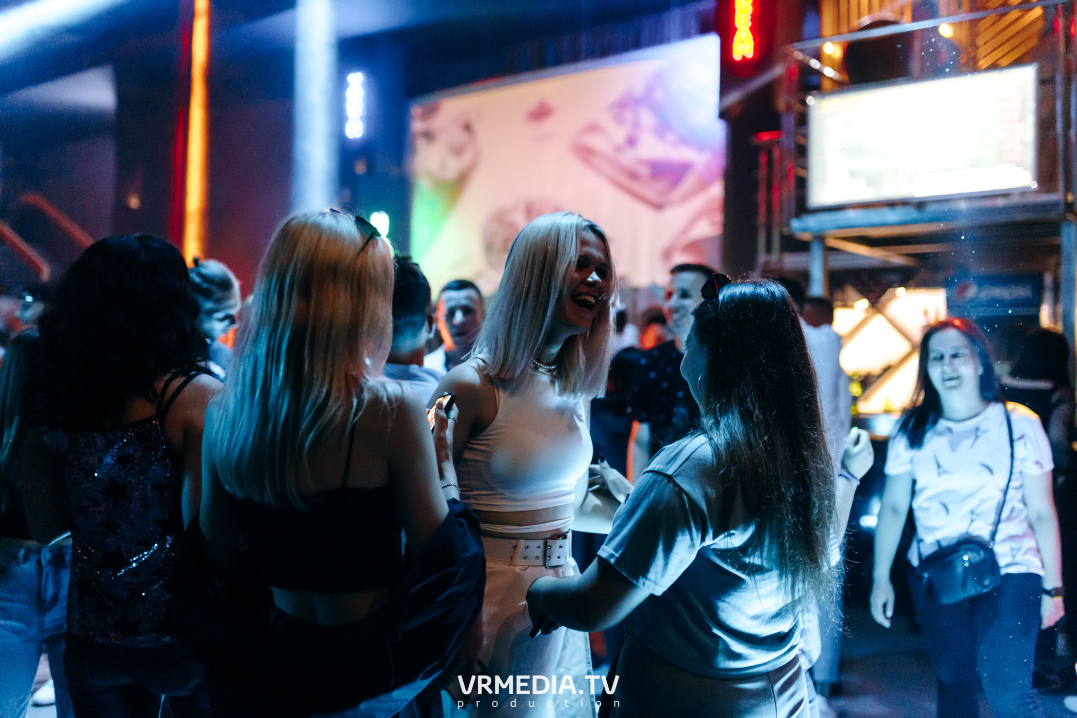 Выходные в баре «DOSKI»