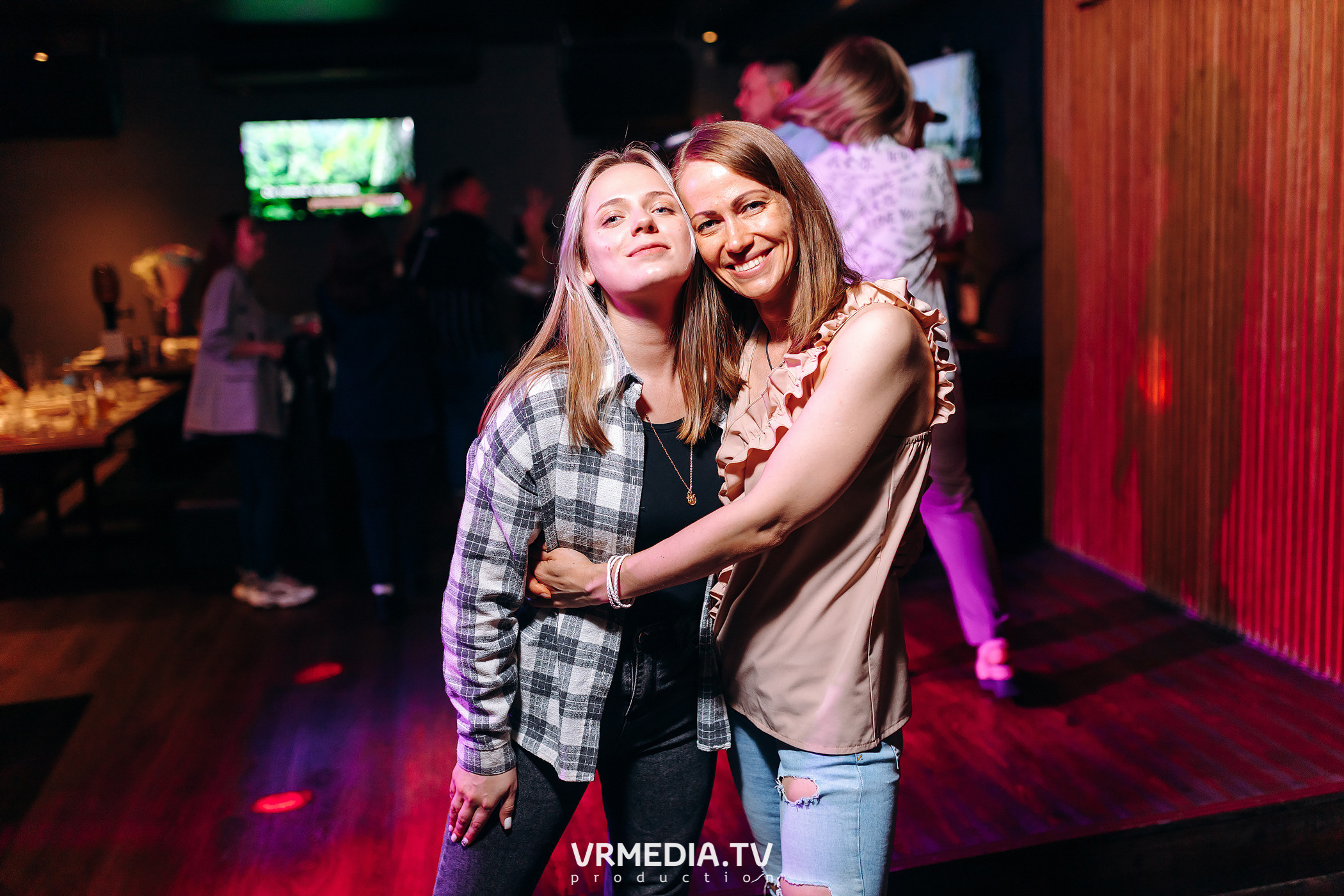 Выходные в баре «DOSKI»