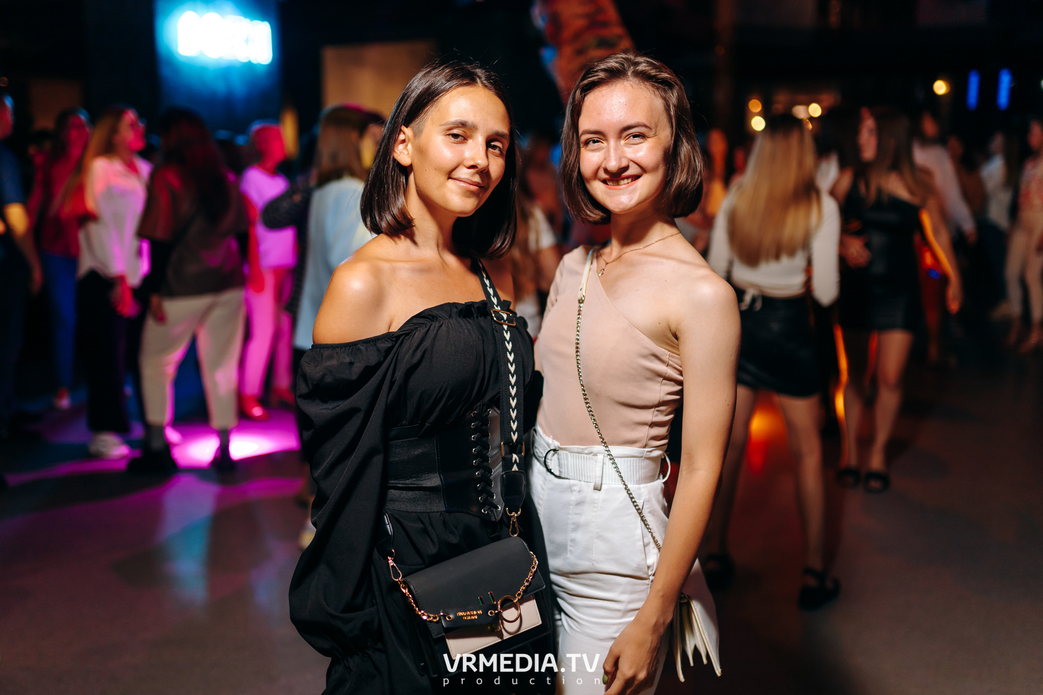 Выходные в баре «DOSKI»