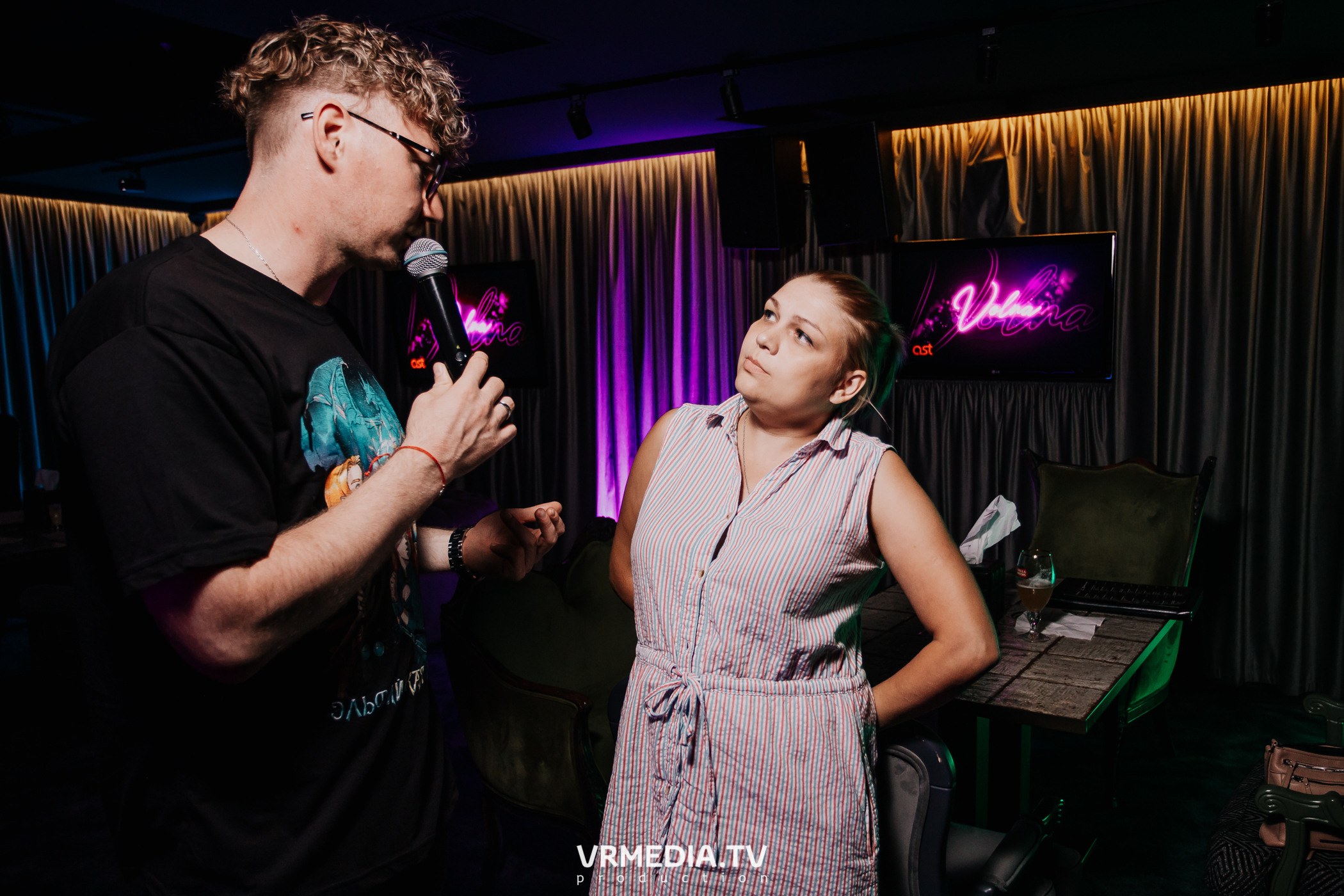 Русский рок в караоке-баре «Volna»