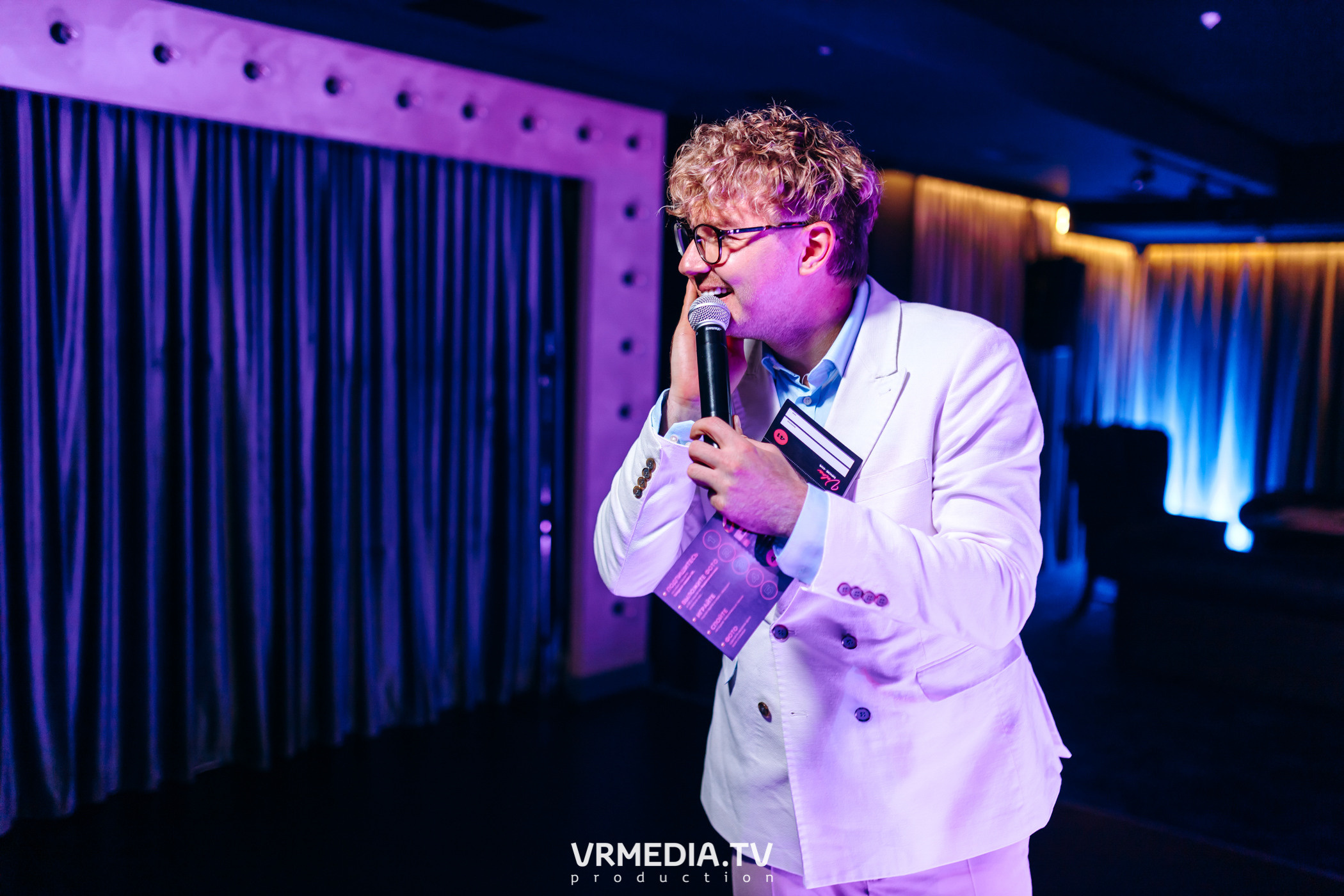 Love is… в караоке-баре «Volna»