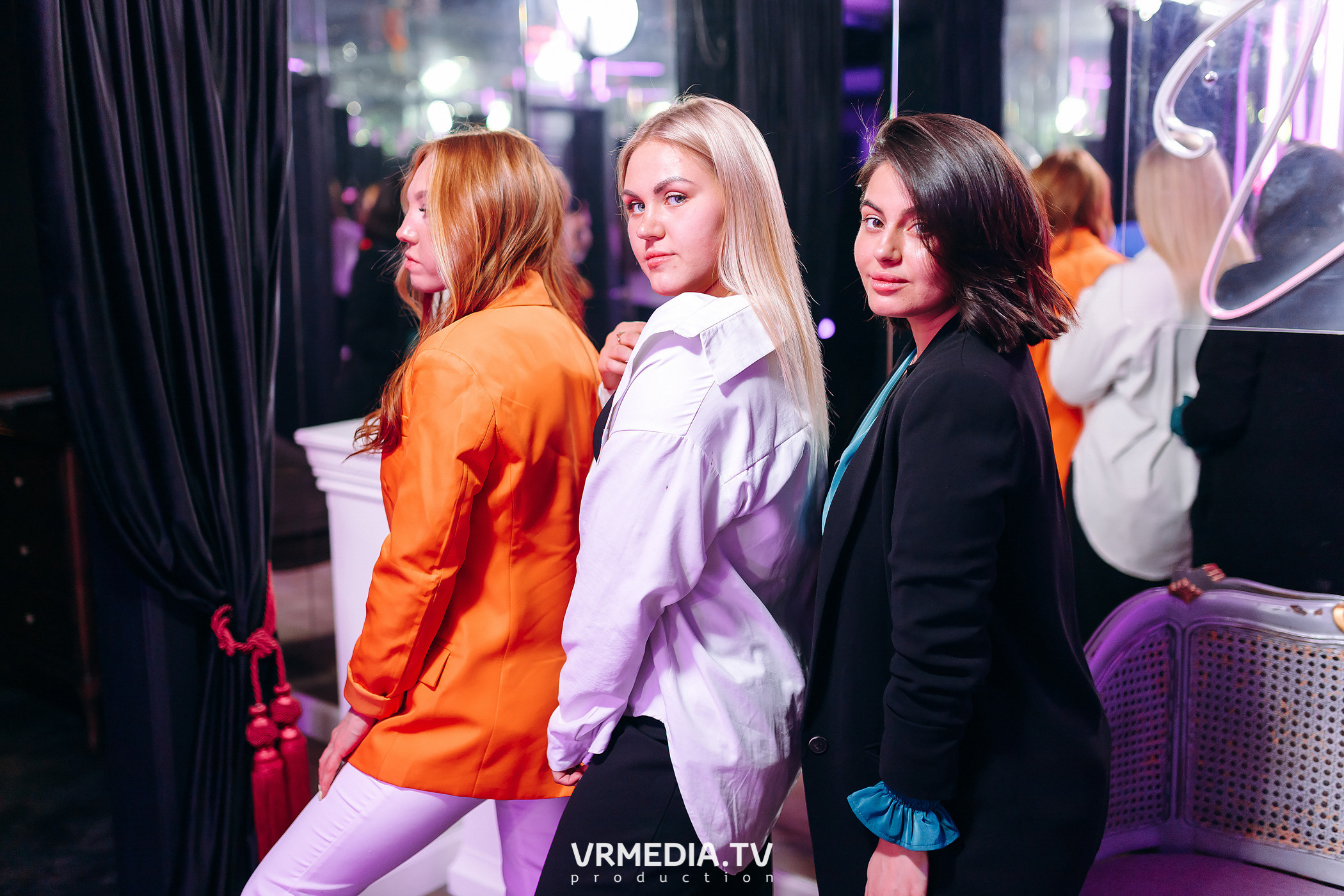 Колесо Фортуны в караоке-баре «Volna»