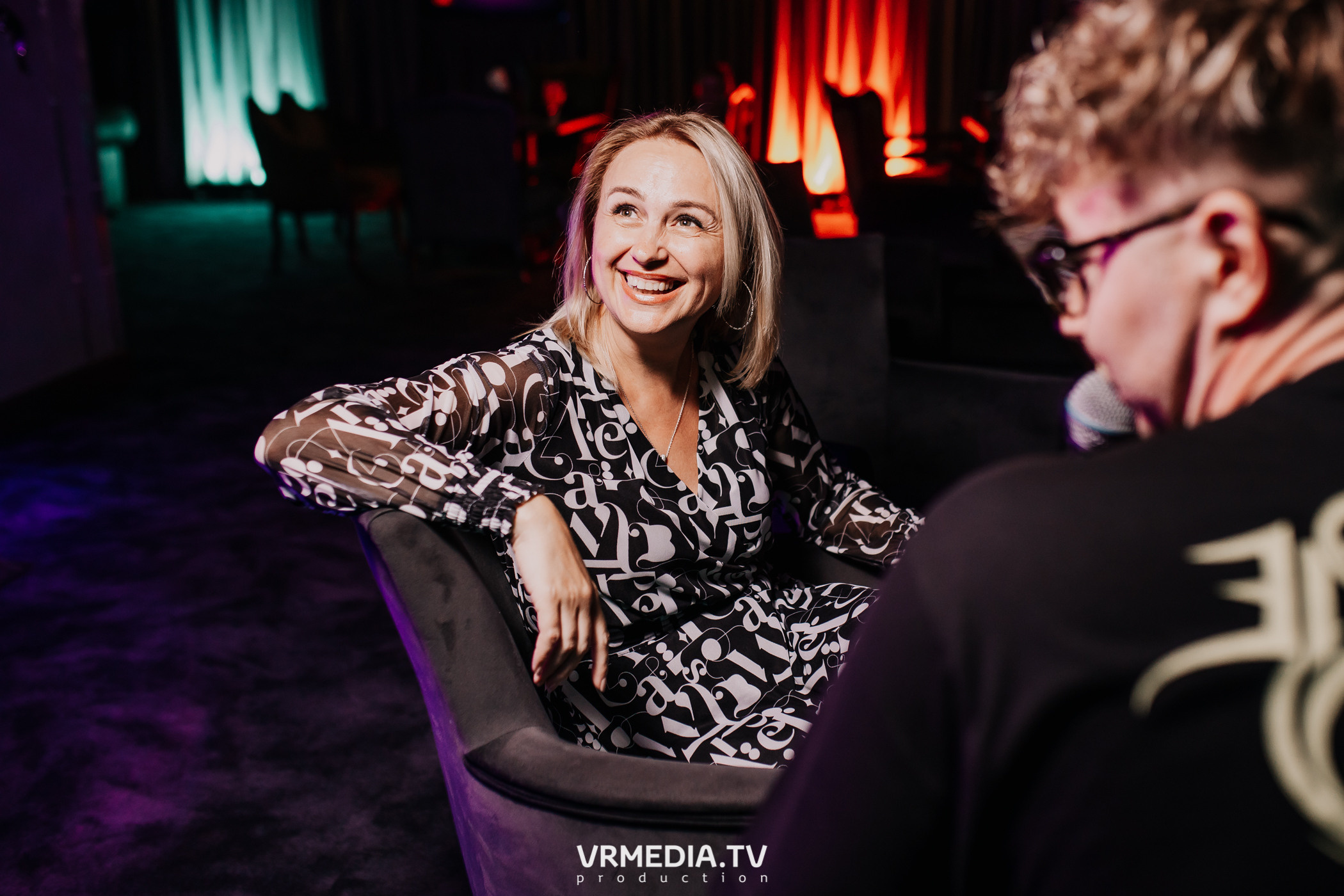 Русский рок в караоке-баре «Volna»