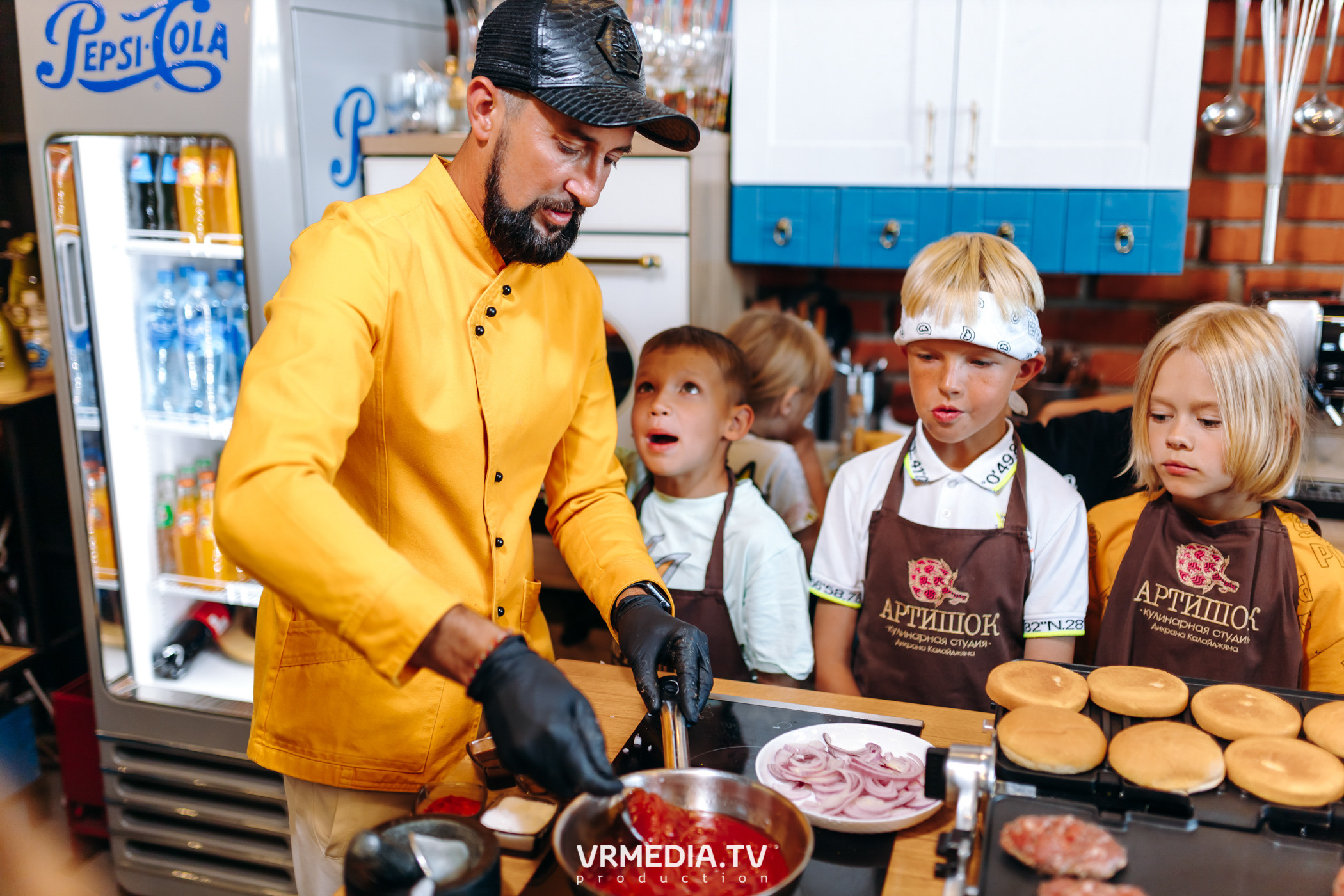 День рождения Артура Калайджяна в кулинарной студии «Артишок»