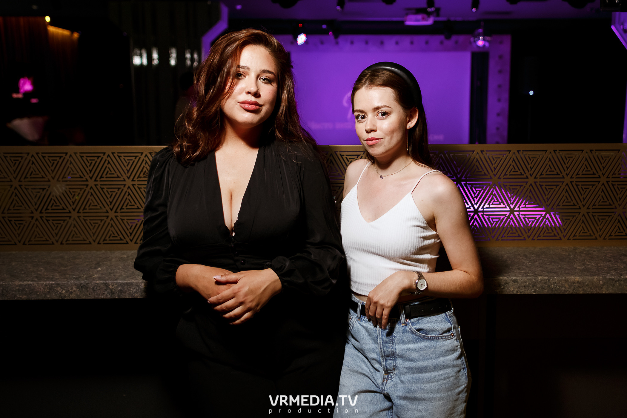 Золотая пятница. Вечеринка 90х в караоке-баре «Volna»