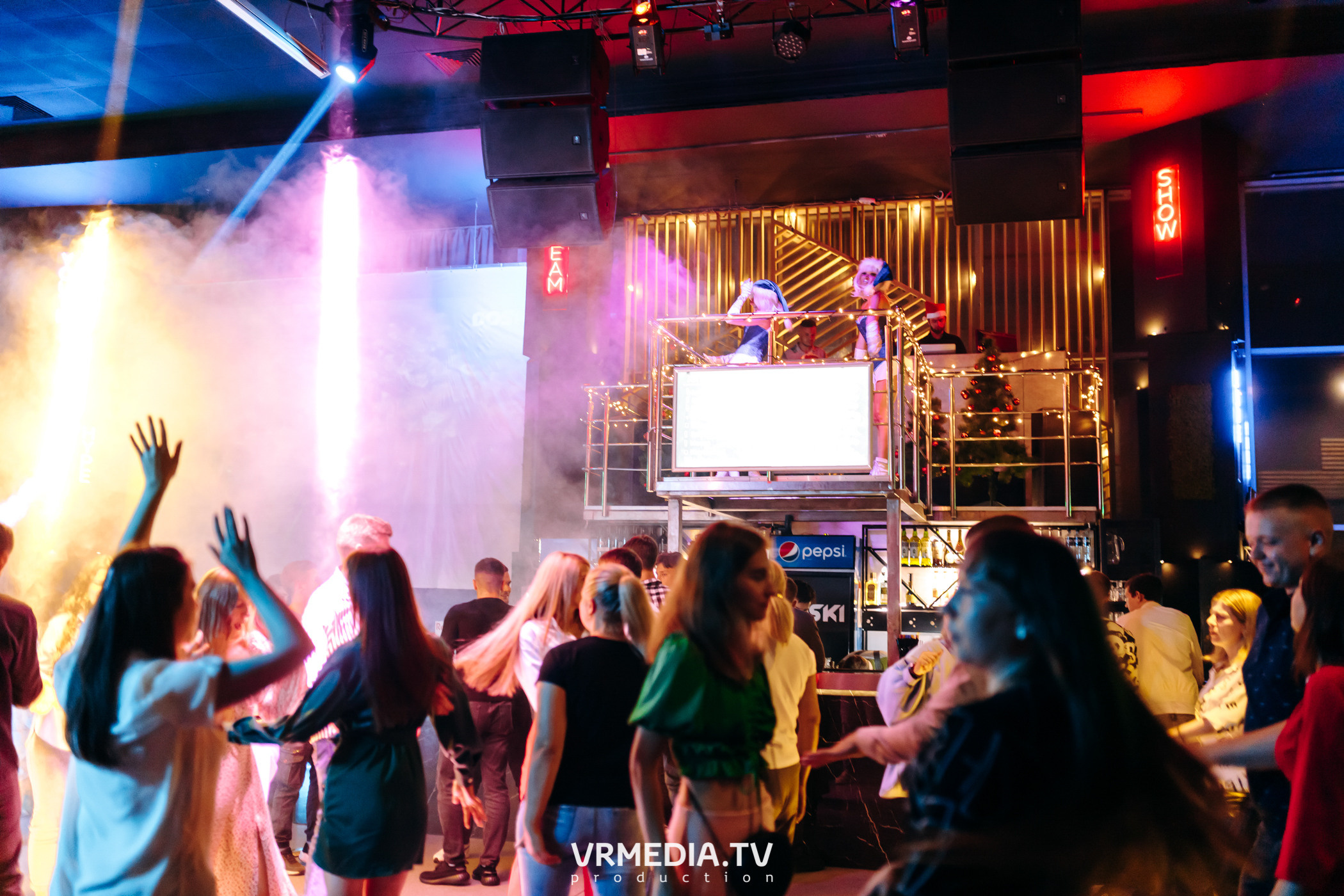 Новогодние корпоративы в баре «DOSKI»