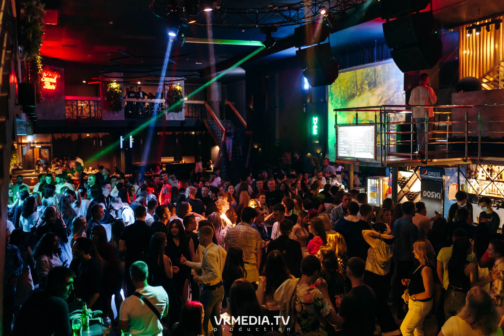 Выходные в баре «DOSKI»