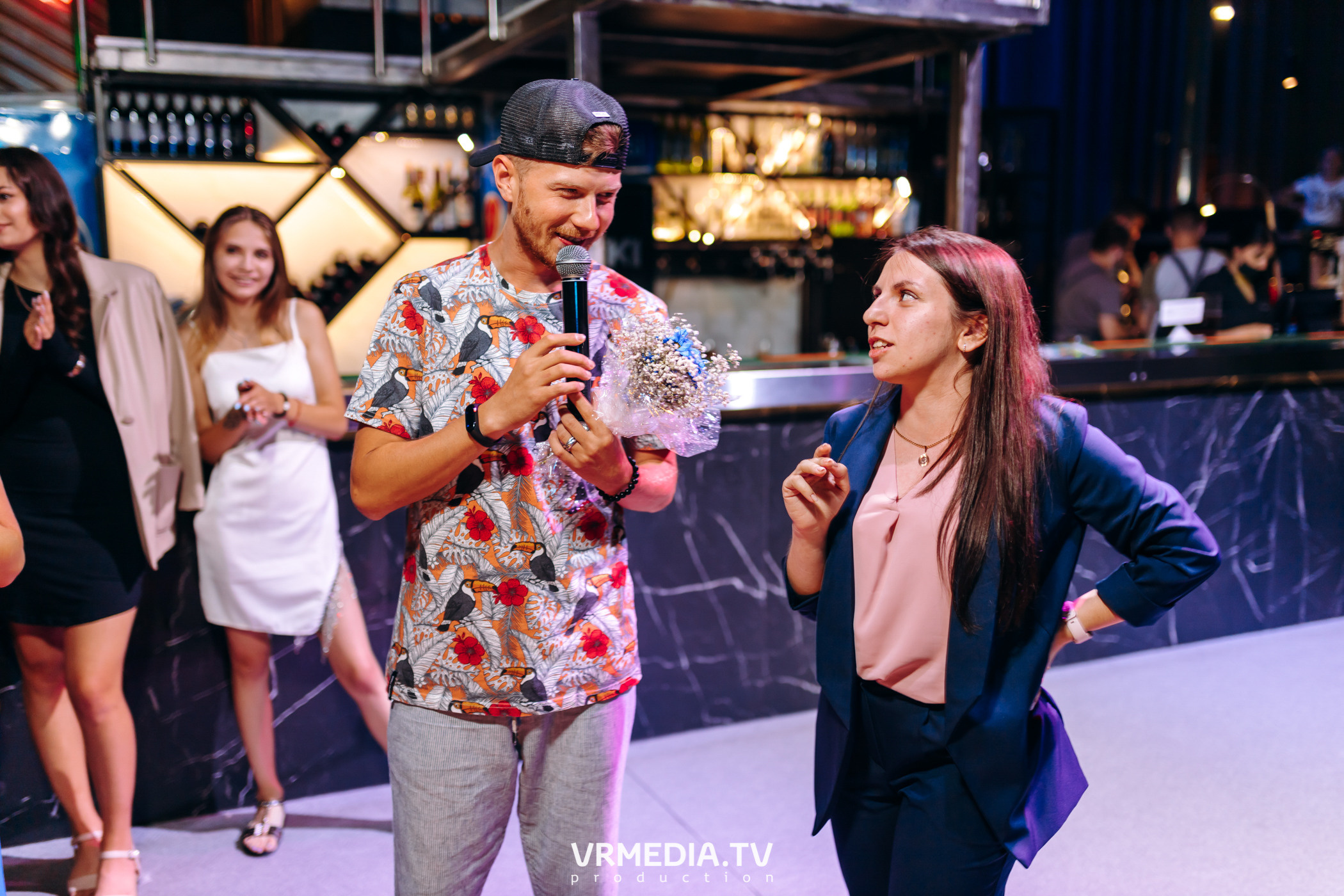 Выходные в баре «DOSKI»