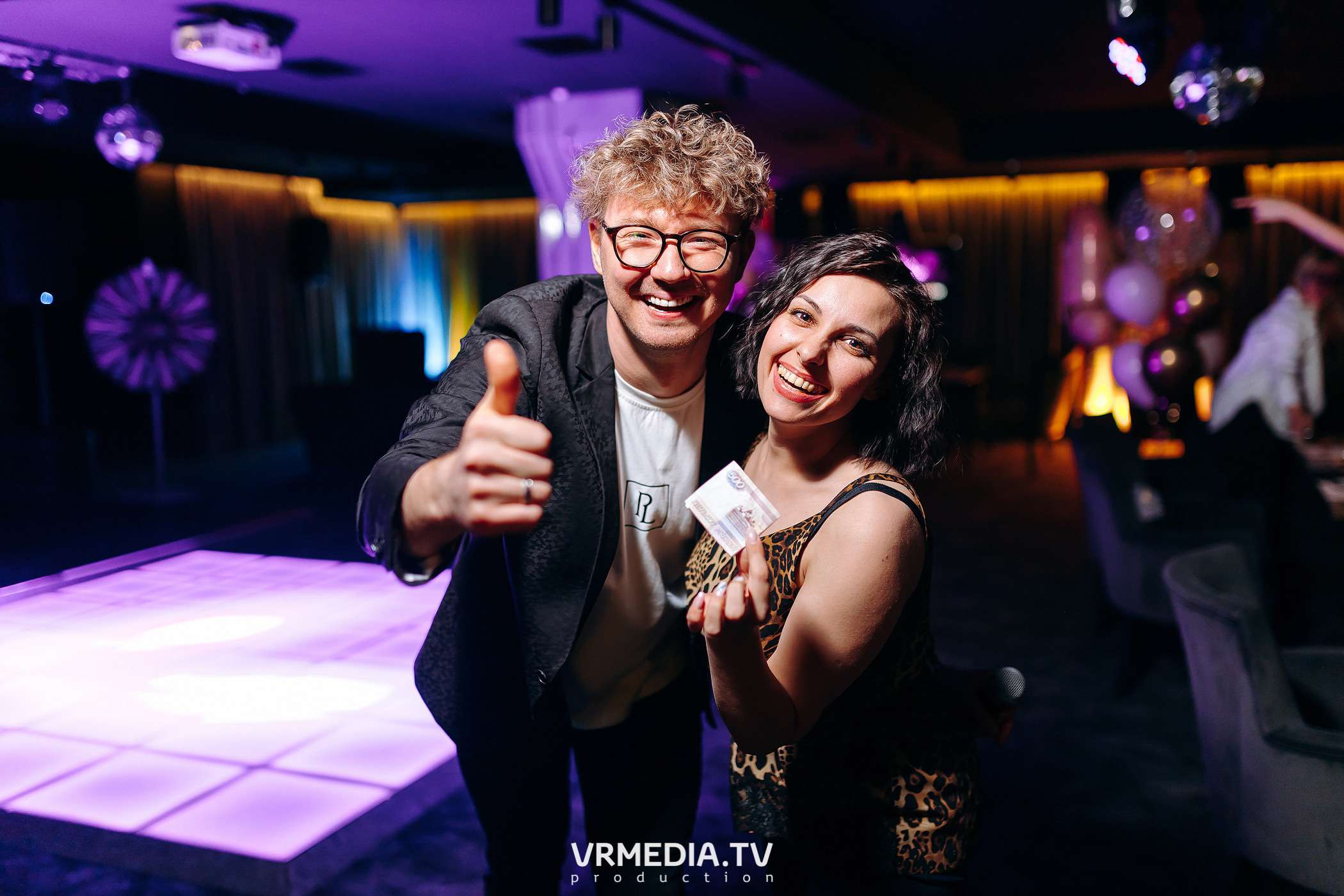 Колесо Фортуны в караоке-баре «Volna»