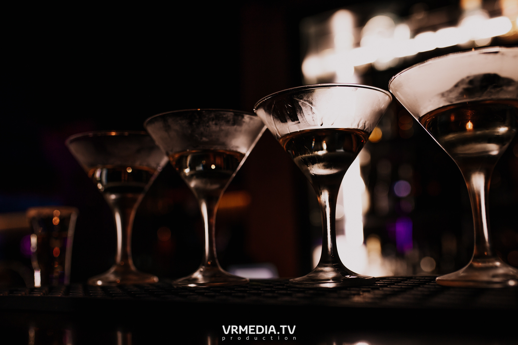 Пятничная вечеринка в караоке-баре «Volna»