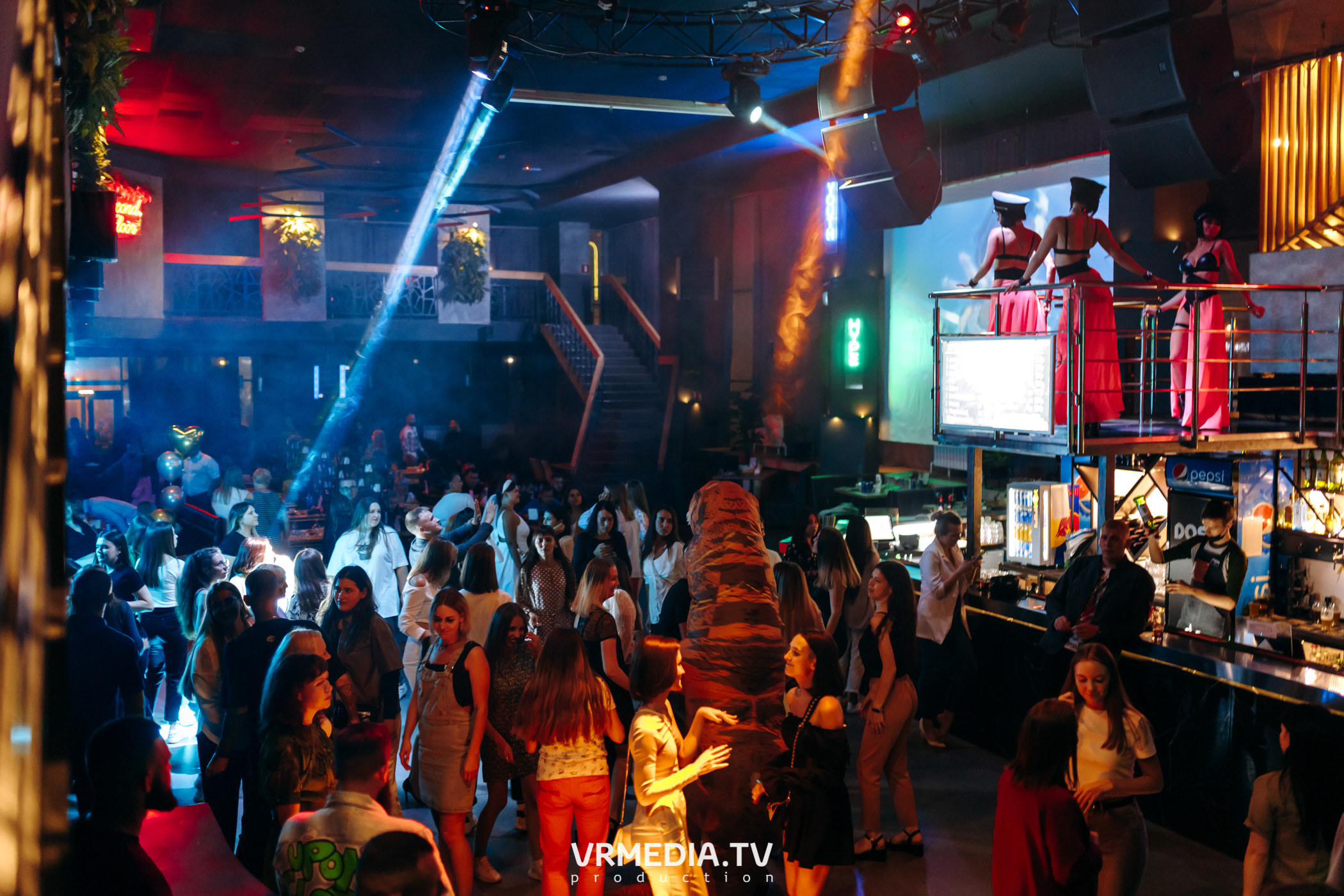 Выходные в баре «DOSKI»