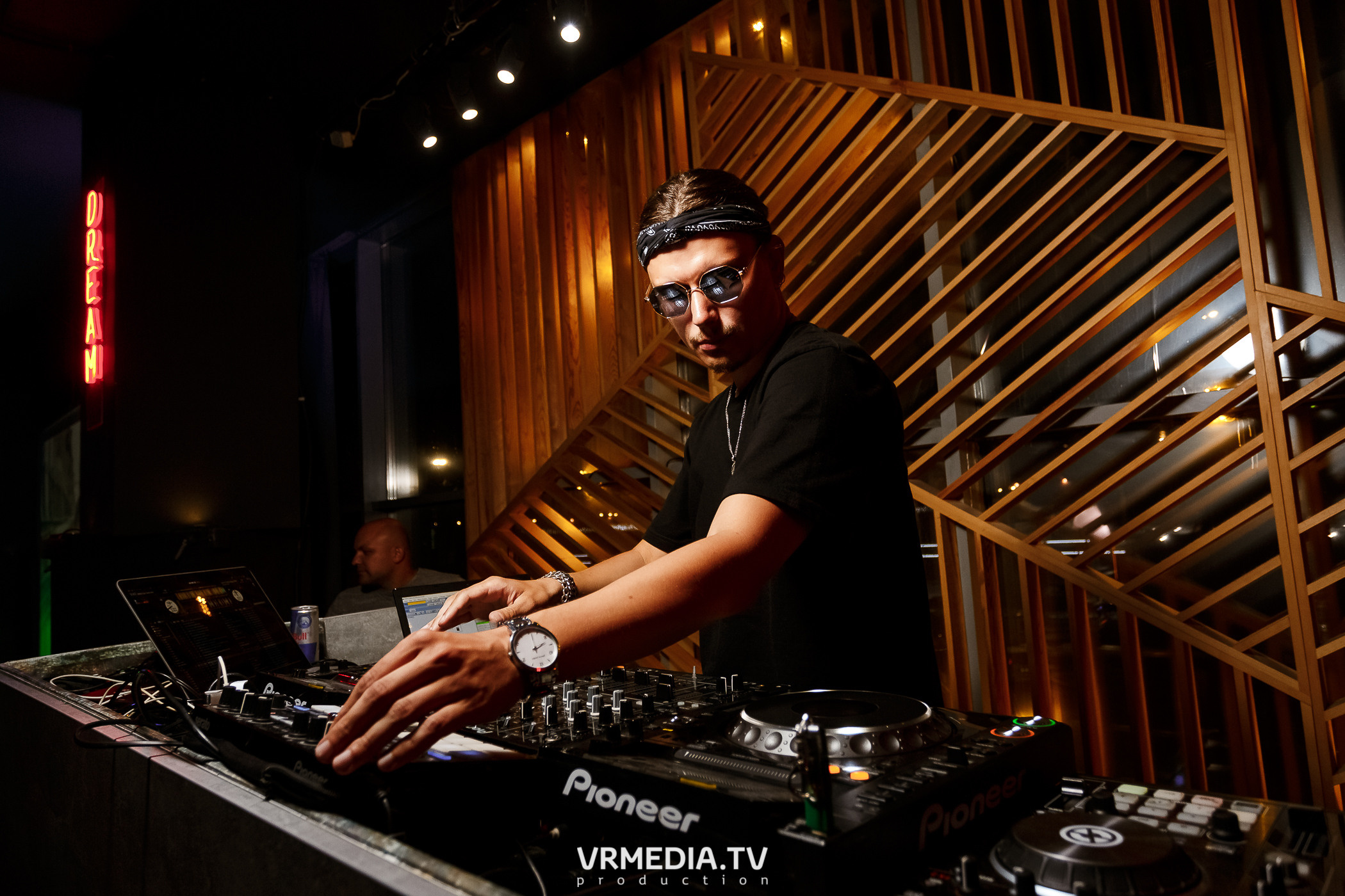 Выходные в баре «DOSKI»