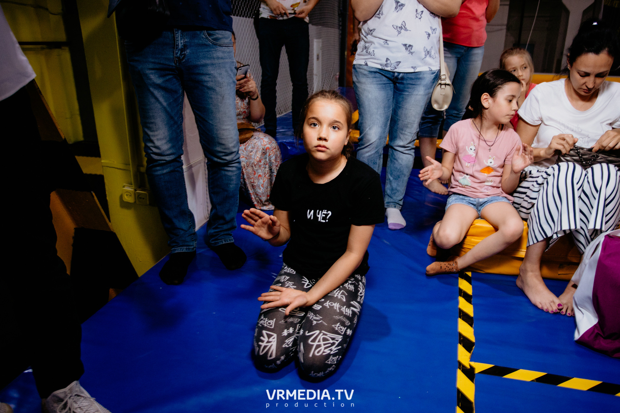 Соревнования по прыжкам на батуте в «Apache Jump»