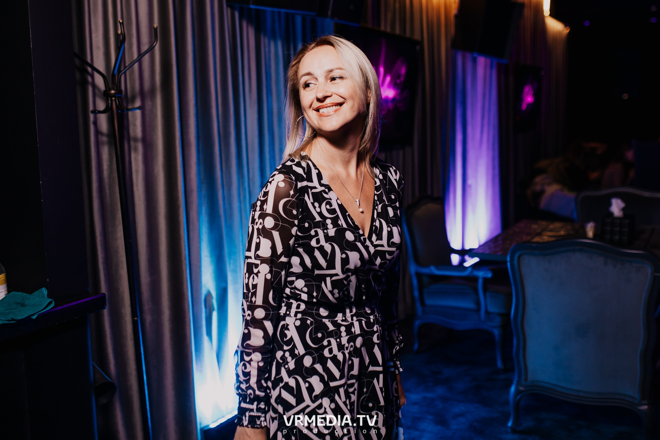 Русский рок в караоке-баре «Volna»