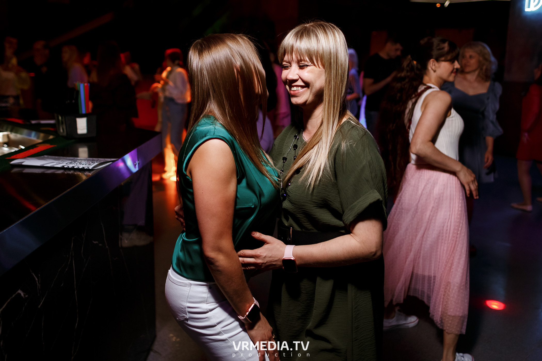 Выходные в баре «DOSKI»