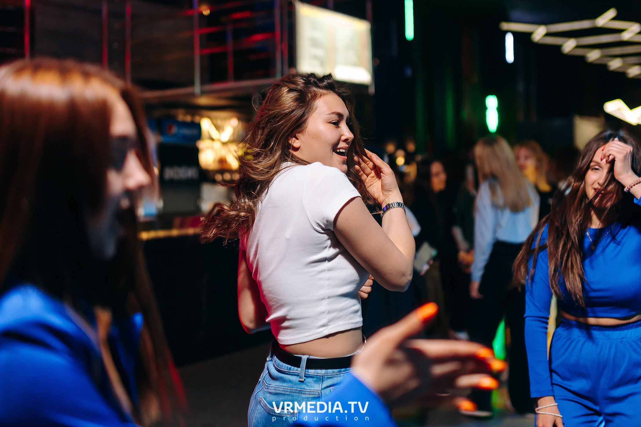 Выходные в баре «DOSKI»