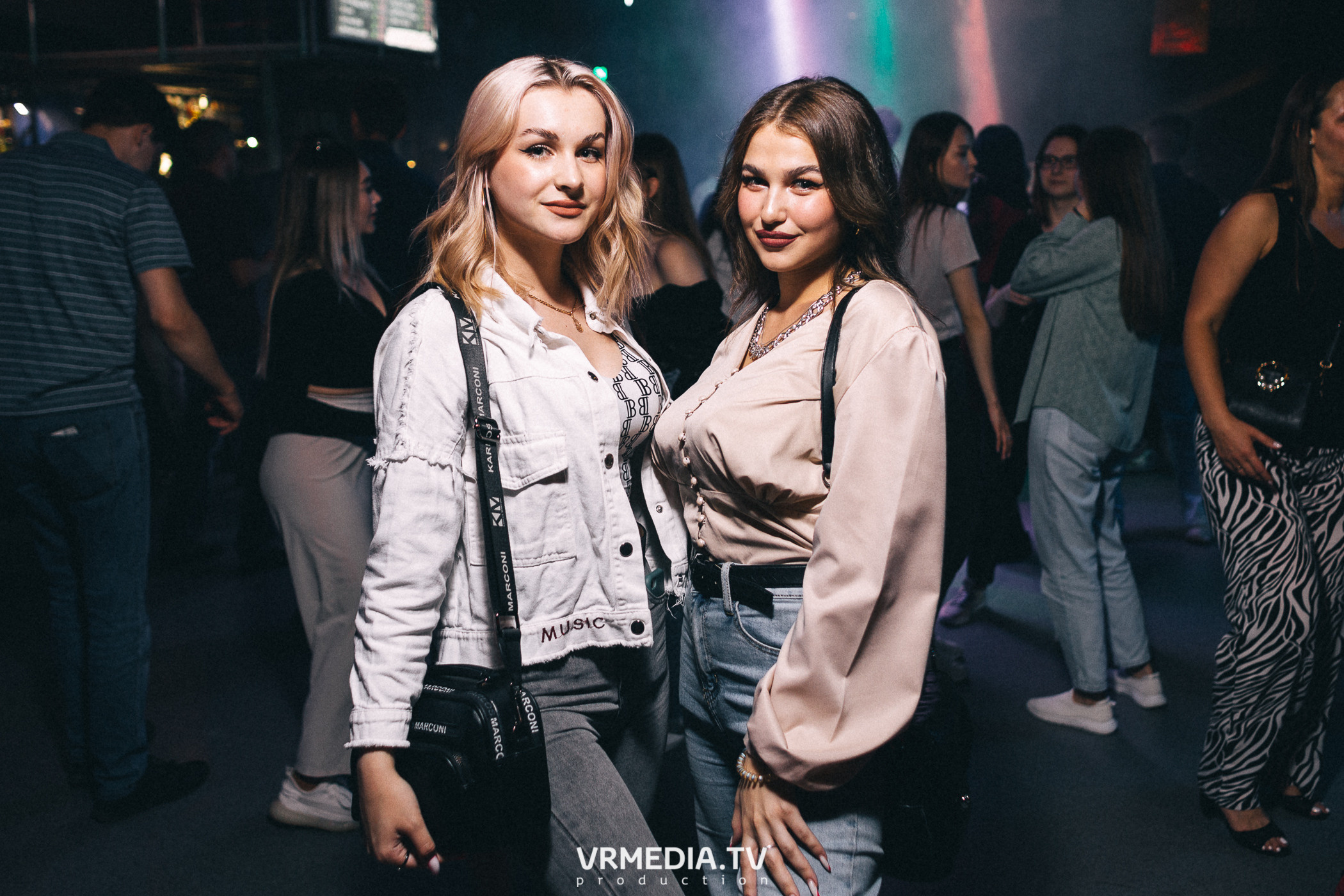 На чилле в баре «DOSKI»