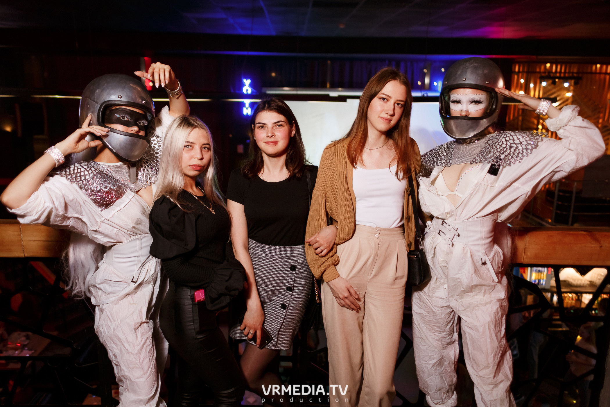 Выходные в баре «DOSKI»