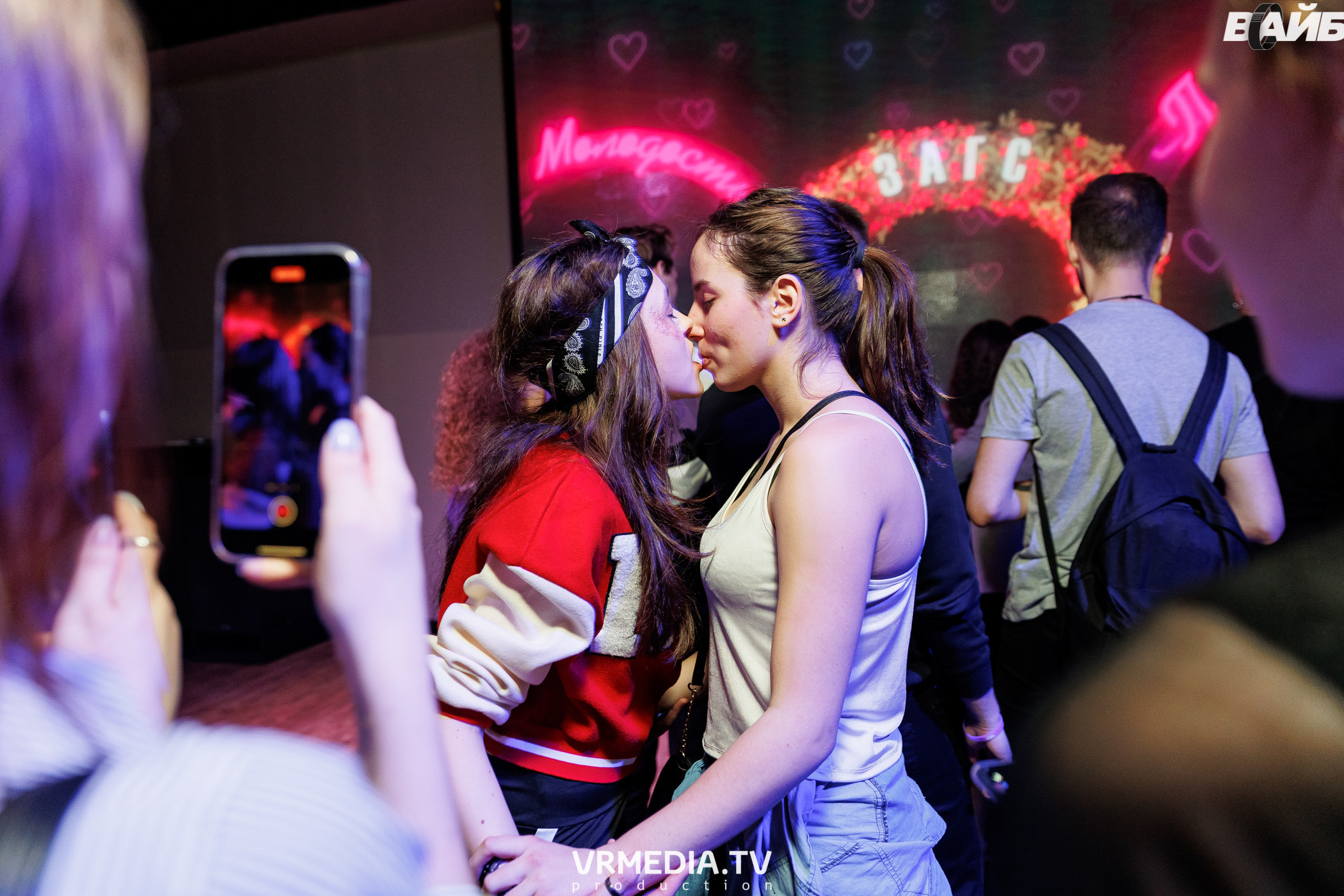 Молодость простит