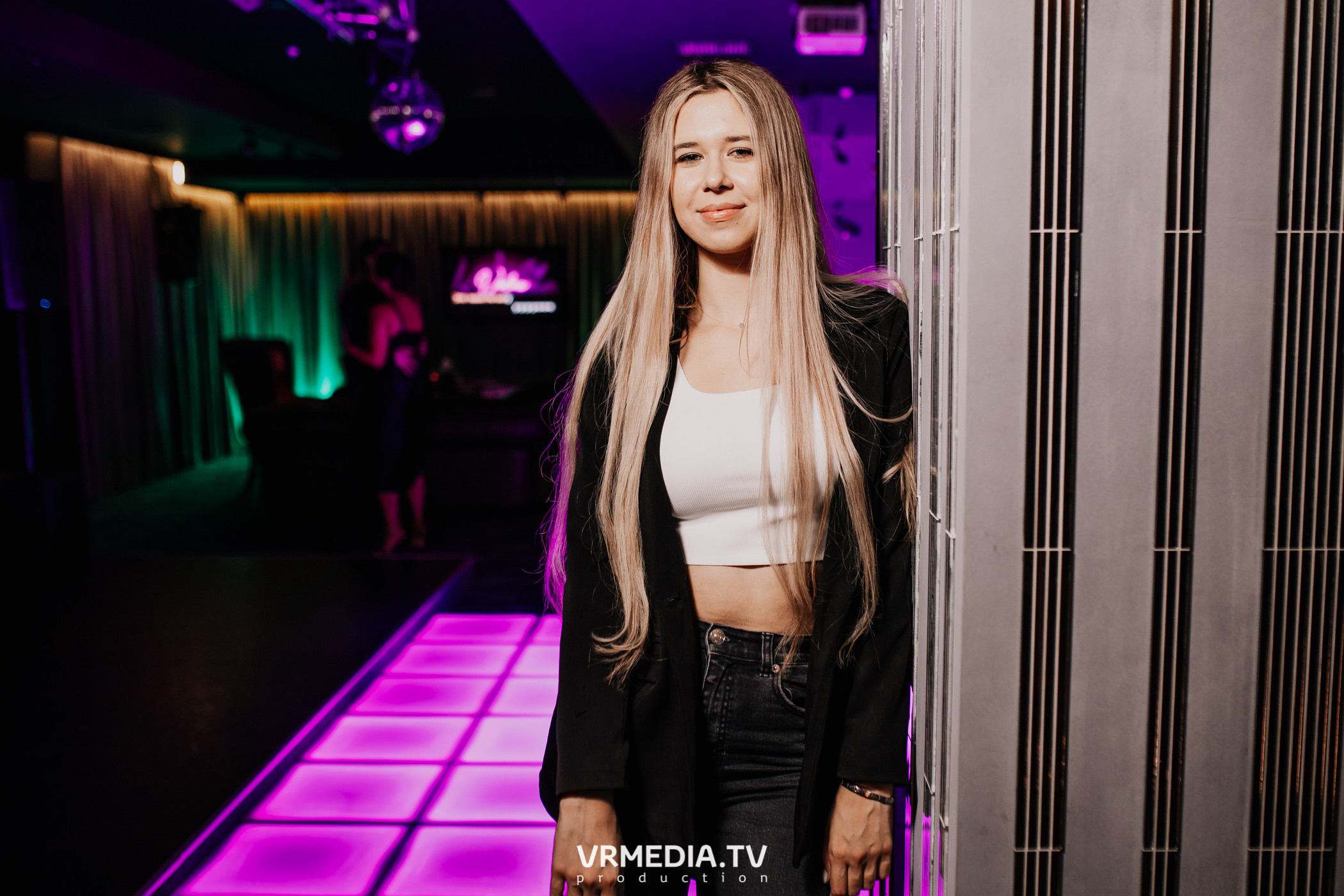 Пятничная вечеринка в караоке-баре «Volna»