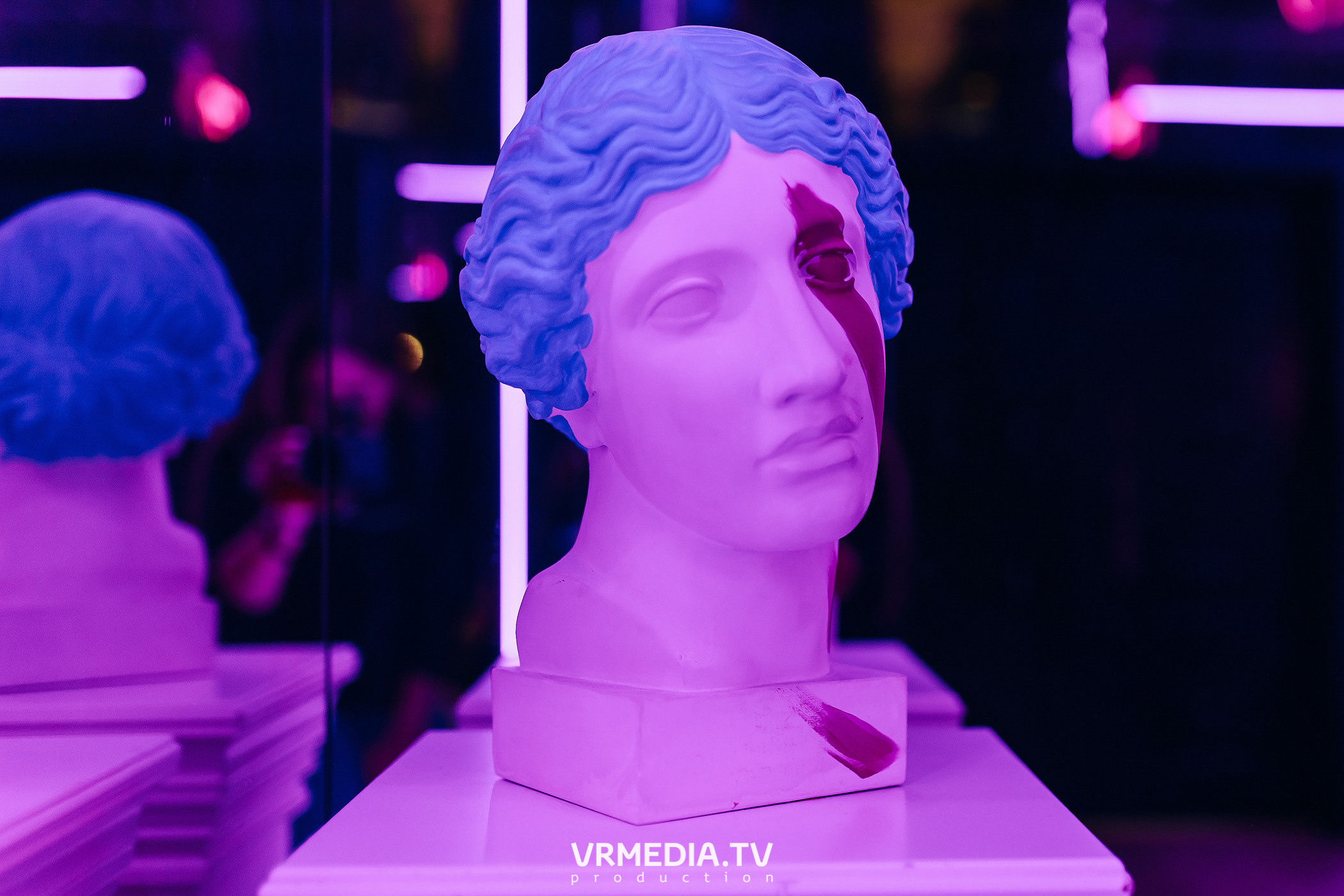 Золотая пятница в караоке-баре «Volna»