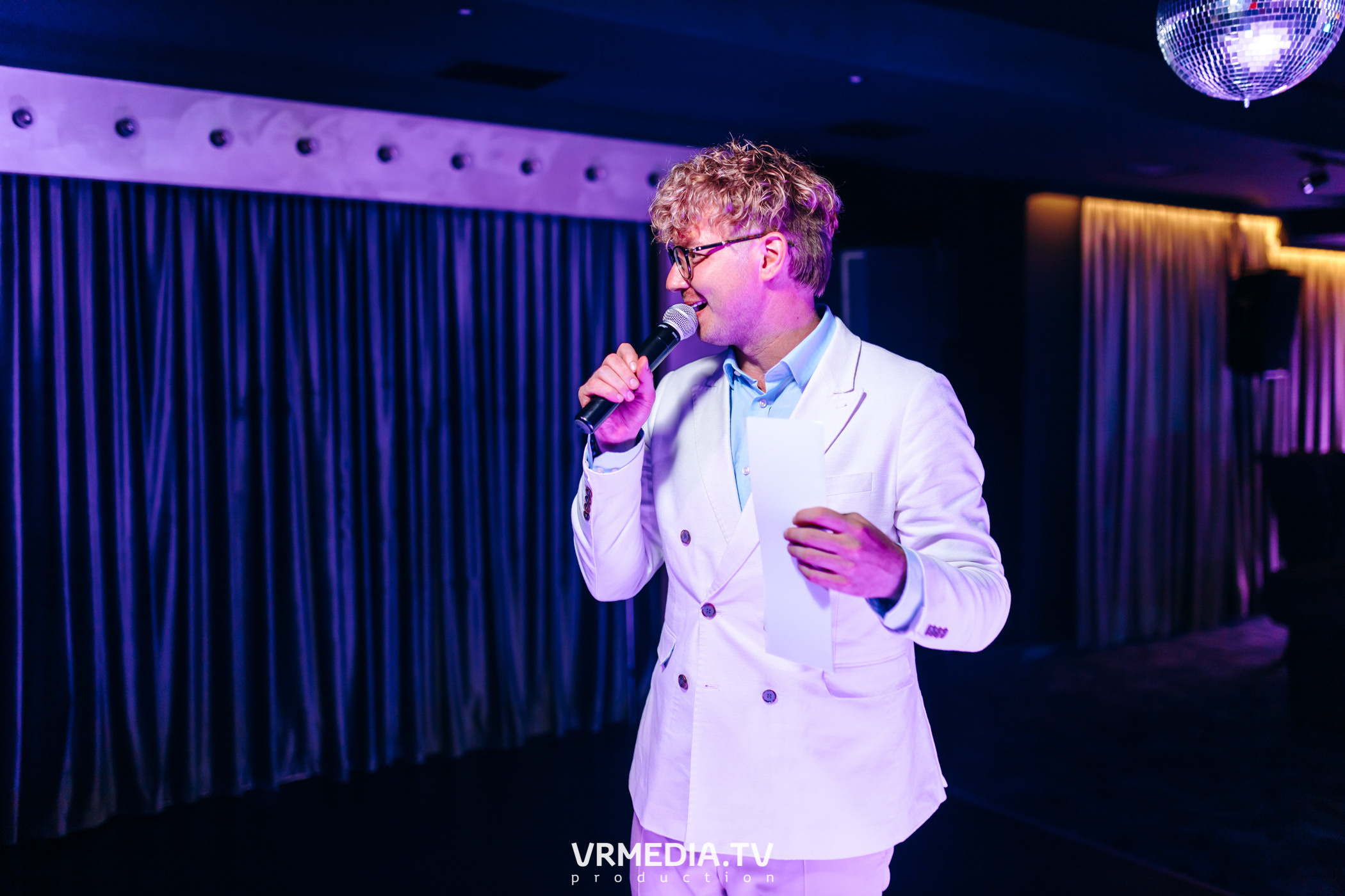 Love is… в караоке-баре «Volna»