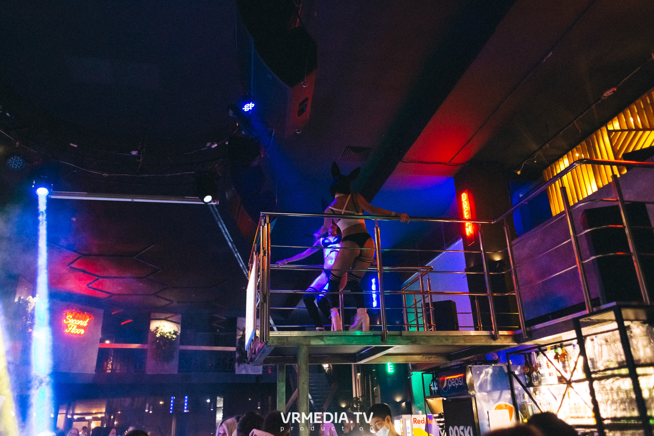 Bunny Hard в баре «DOSKI»