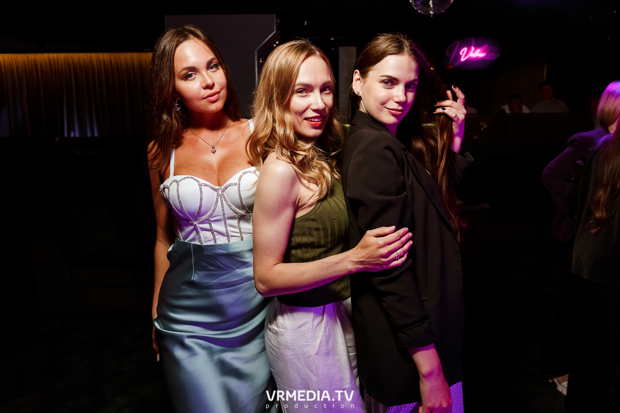 Золотая пятница в караоке-баре «Volna»